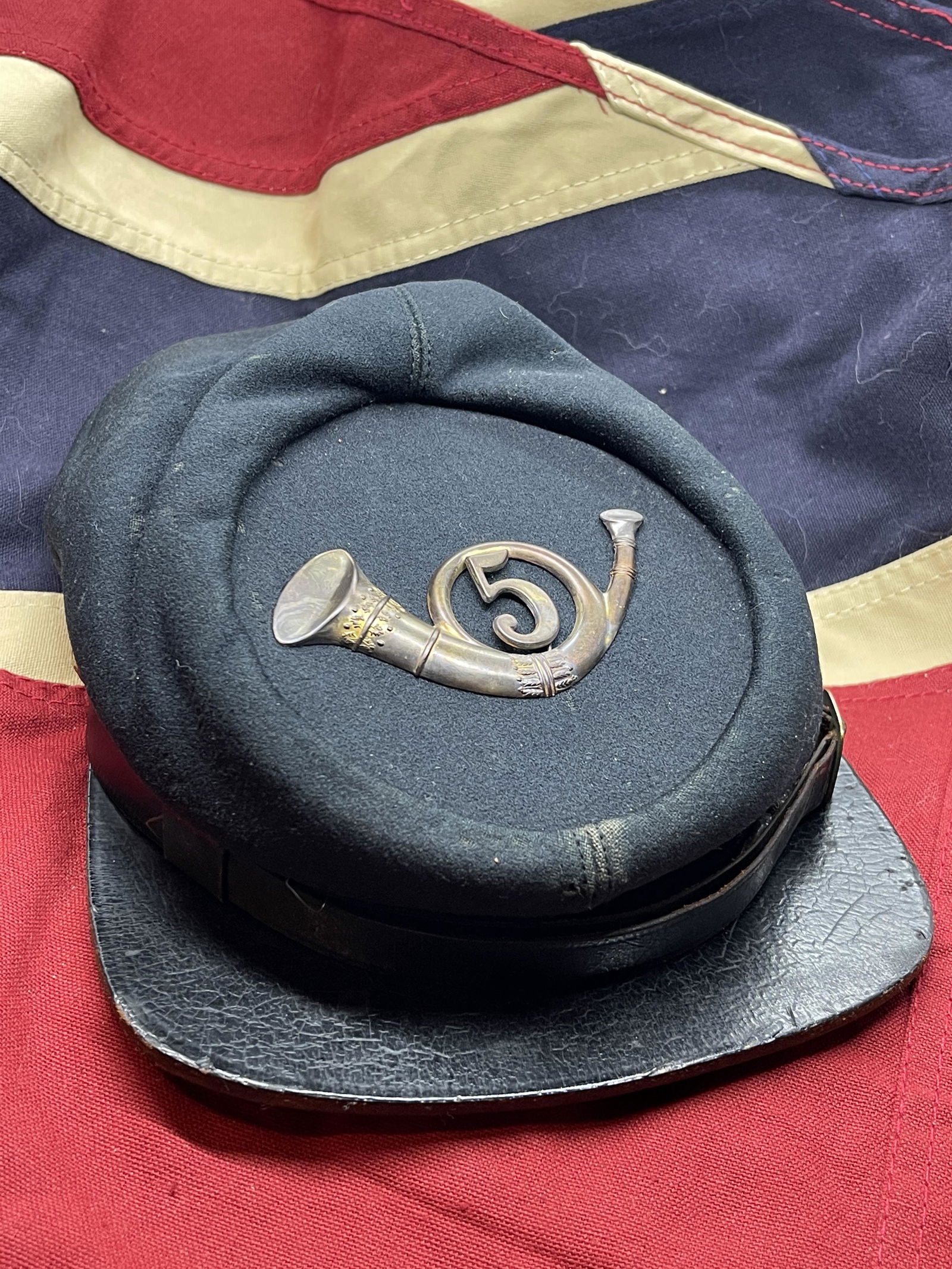 CIVIL WAR UNION INFANTRY UNIT 5 OFFICER KEPI HAT CAP: CIVIL WAR UNION INFANTRY UNIT 5 OFFICER KEPI HAT CAP WITH INFANTRY BUTTONS ON THE SIDES. THIS IS A RARE KEPI. IT IS IN MINT OVERALL SHAPE AND CONDITION WITH A BATTLE USED PATINA. HAS A GREAT LOOK TO I