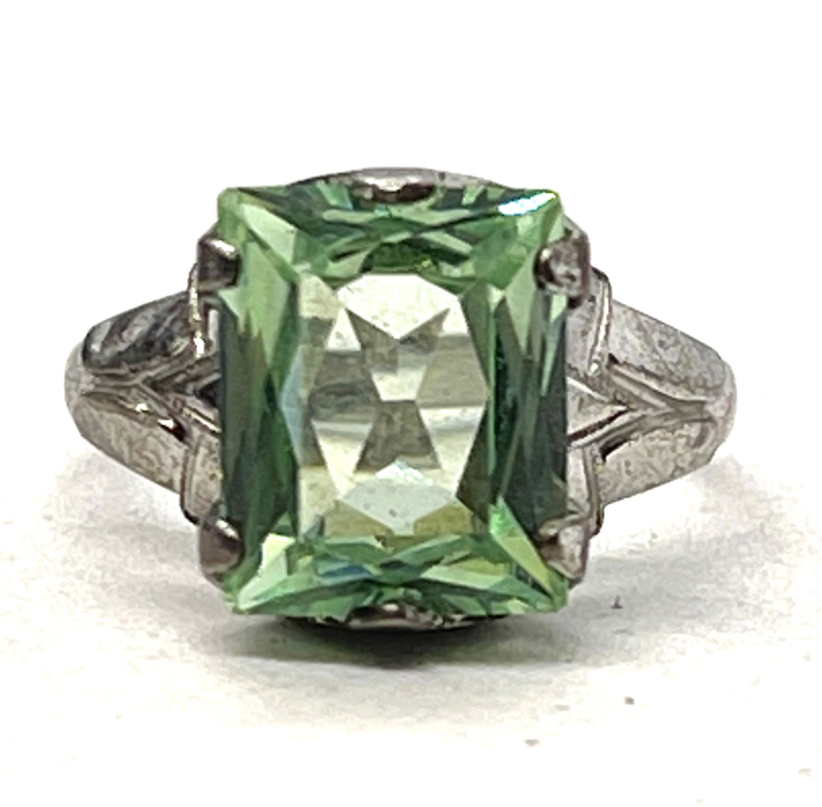 ART DECO STERLING 1.5 CT GREEN STONE FILIGREE RING SZ 6 (1 of 3)
