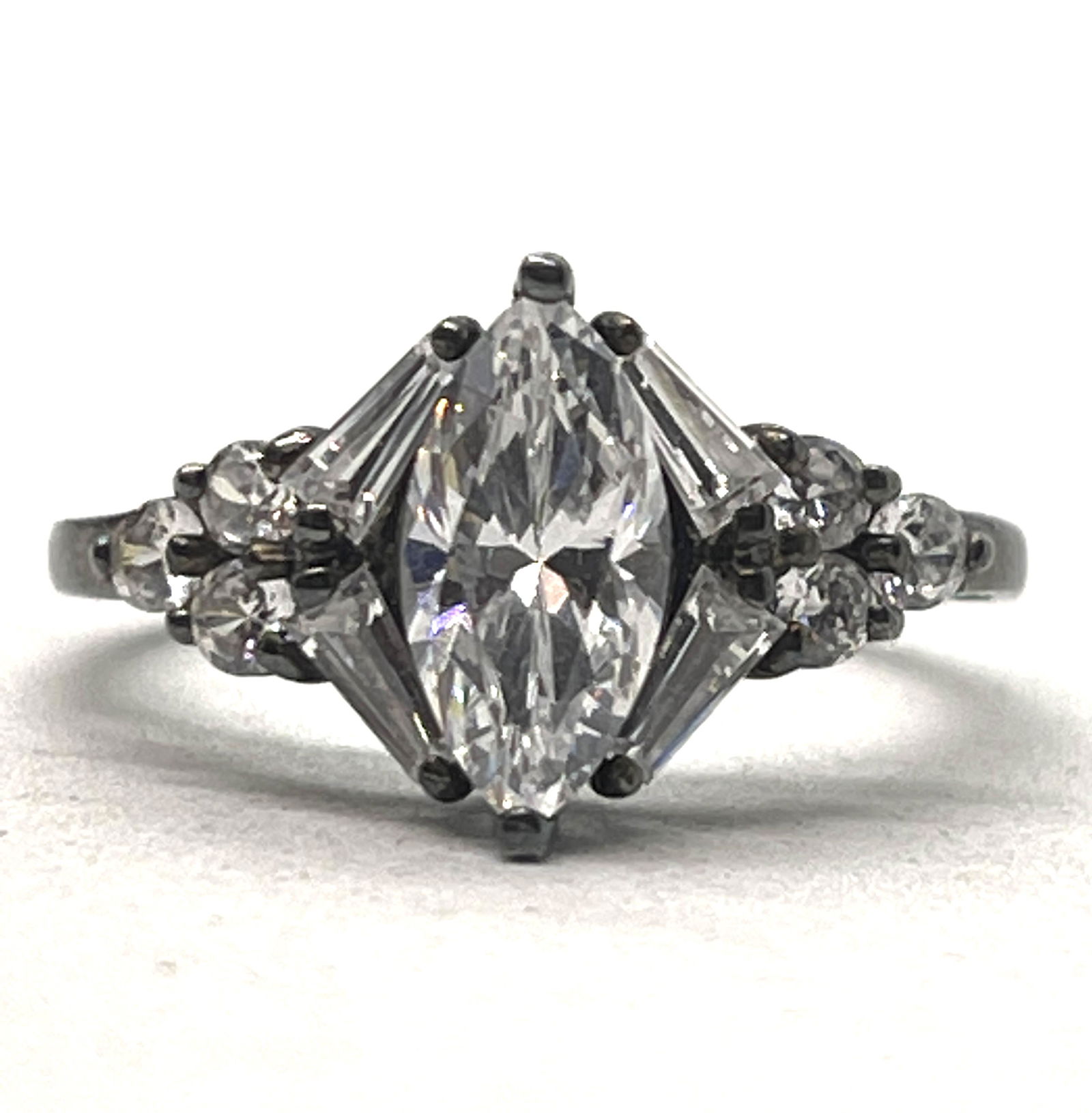 ANTIQUE STERLING SILVER FILIGREE WEDDING RING SZ 7 (1 of 3)