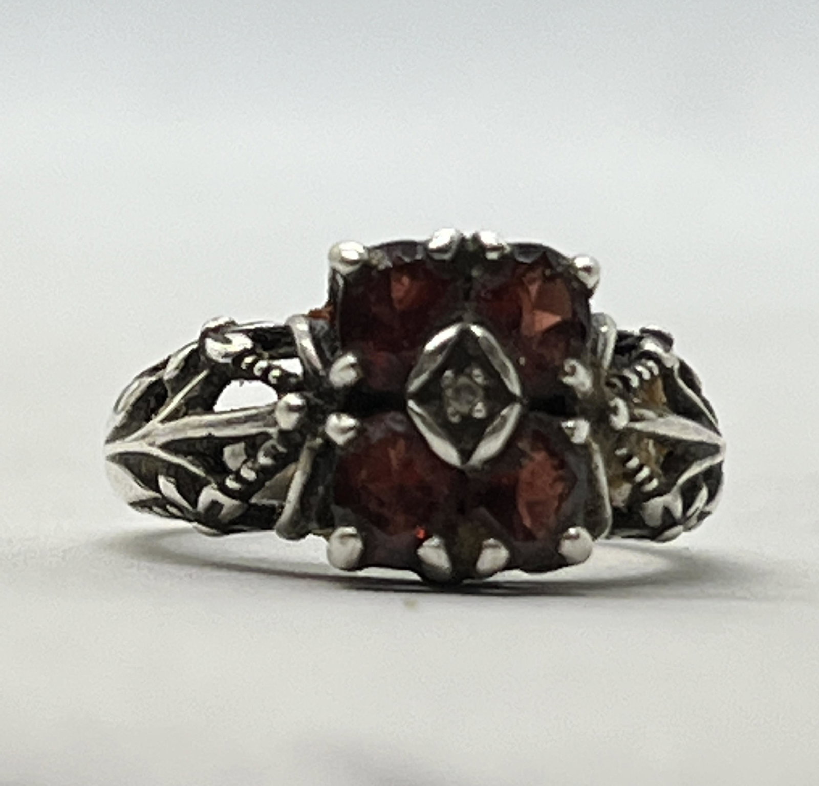 DESIGNER STERLING FULLY ENGRAVED RED STONE RING SZ 7 (1 of 3)