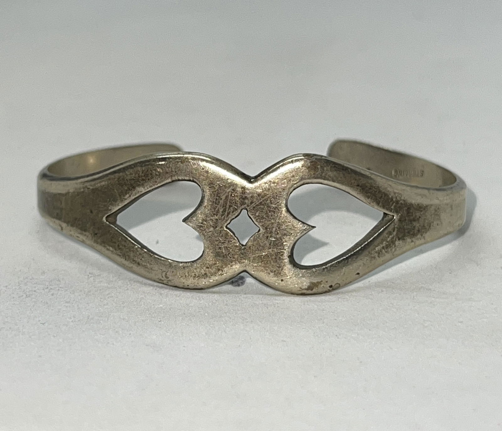 STERLING SILVER HEART MOTIF COCKTAIL CUFF BANGLE (1 of 2)