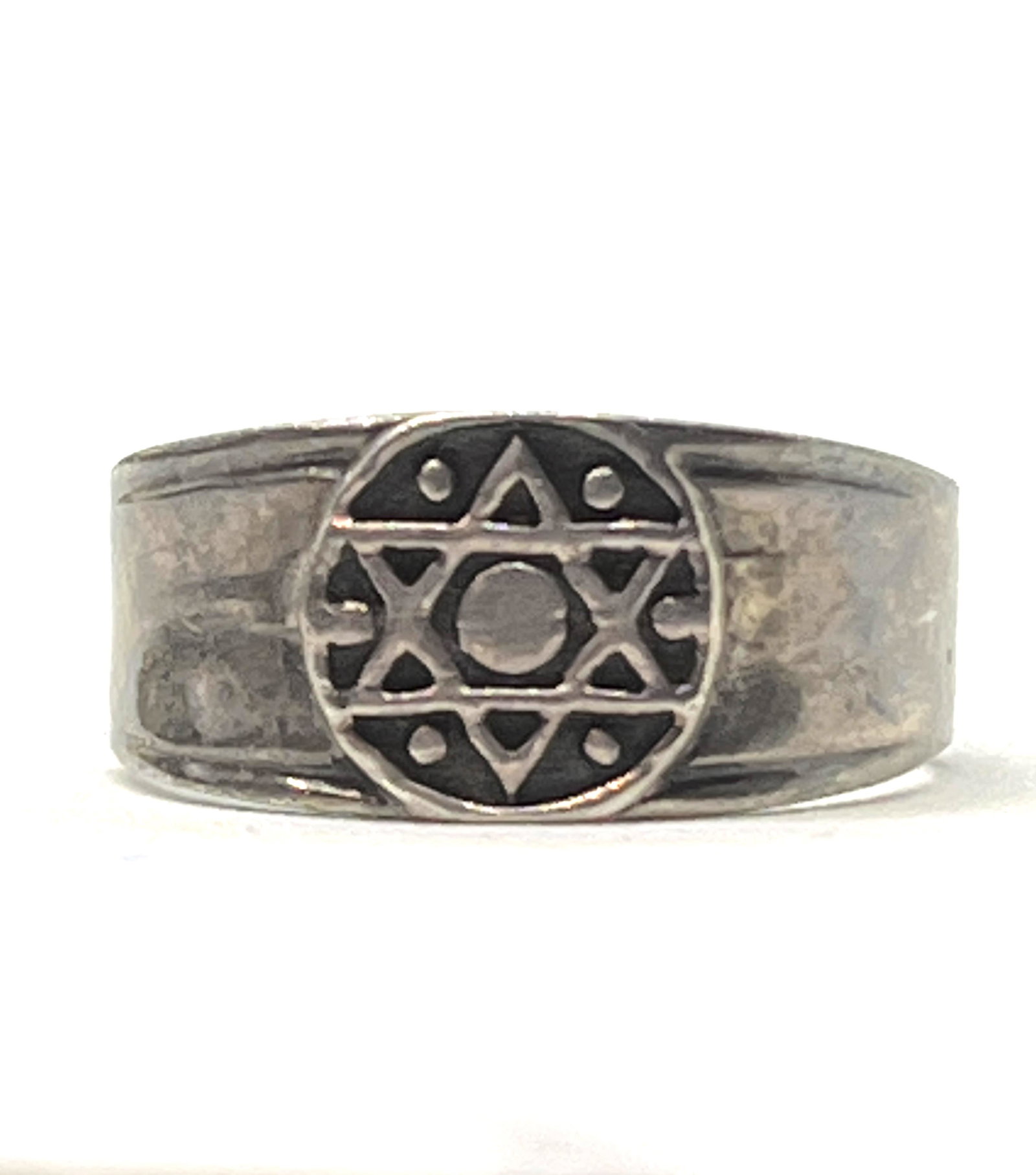 RARE WW2 JEWISH CONCENTRATION CAMP RING MARKED 825 (1 of 3)