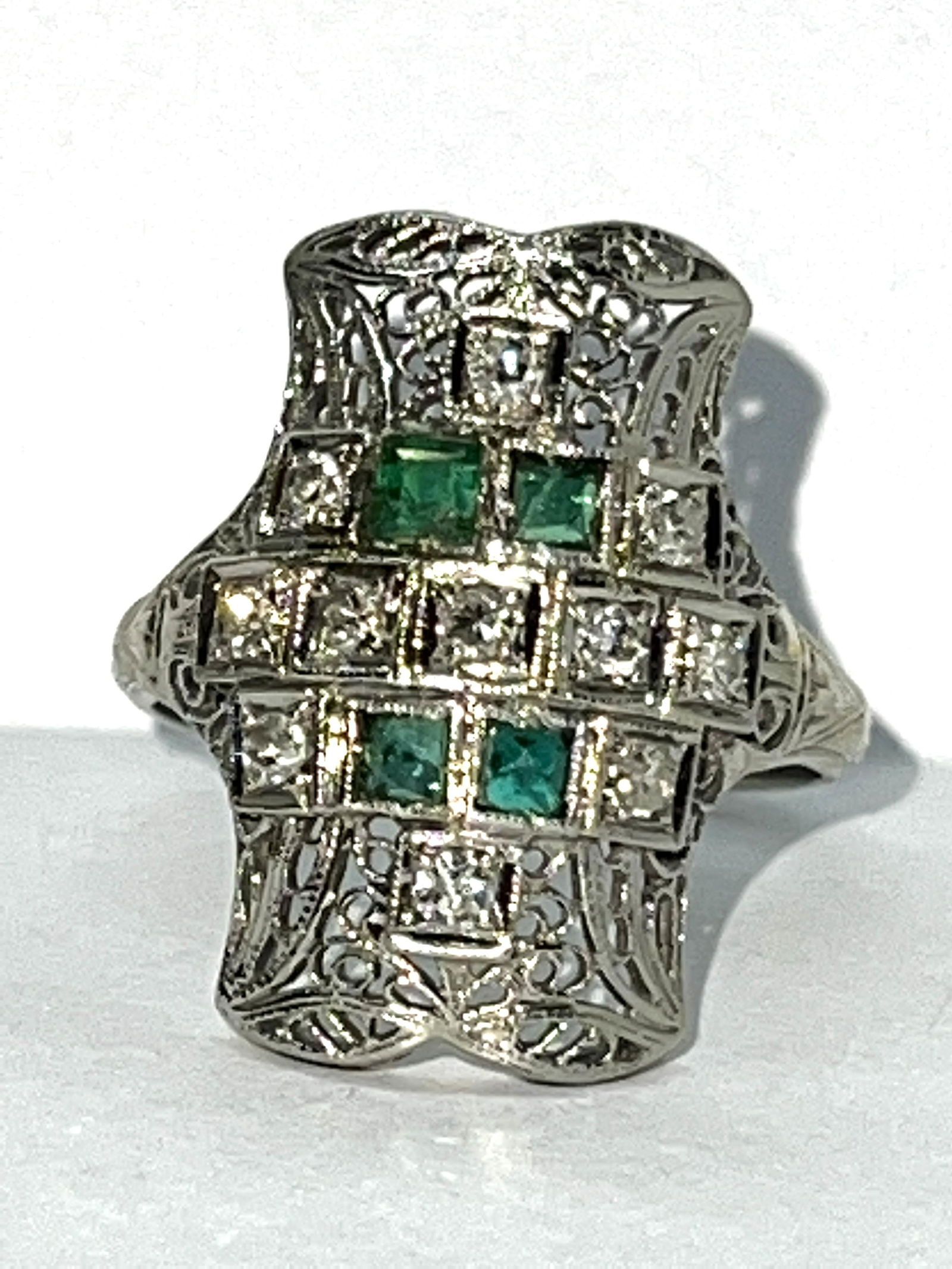 ART DECO 18K GOLD 0.75 TCW EMERALDS & DIAMONDS RING SZ (1 of 3)