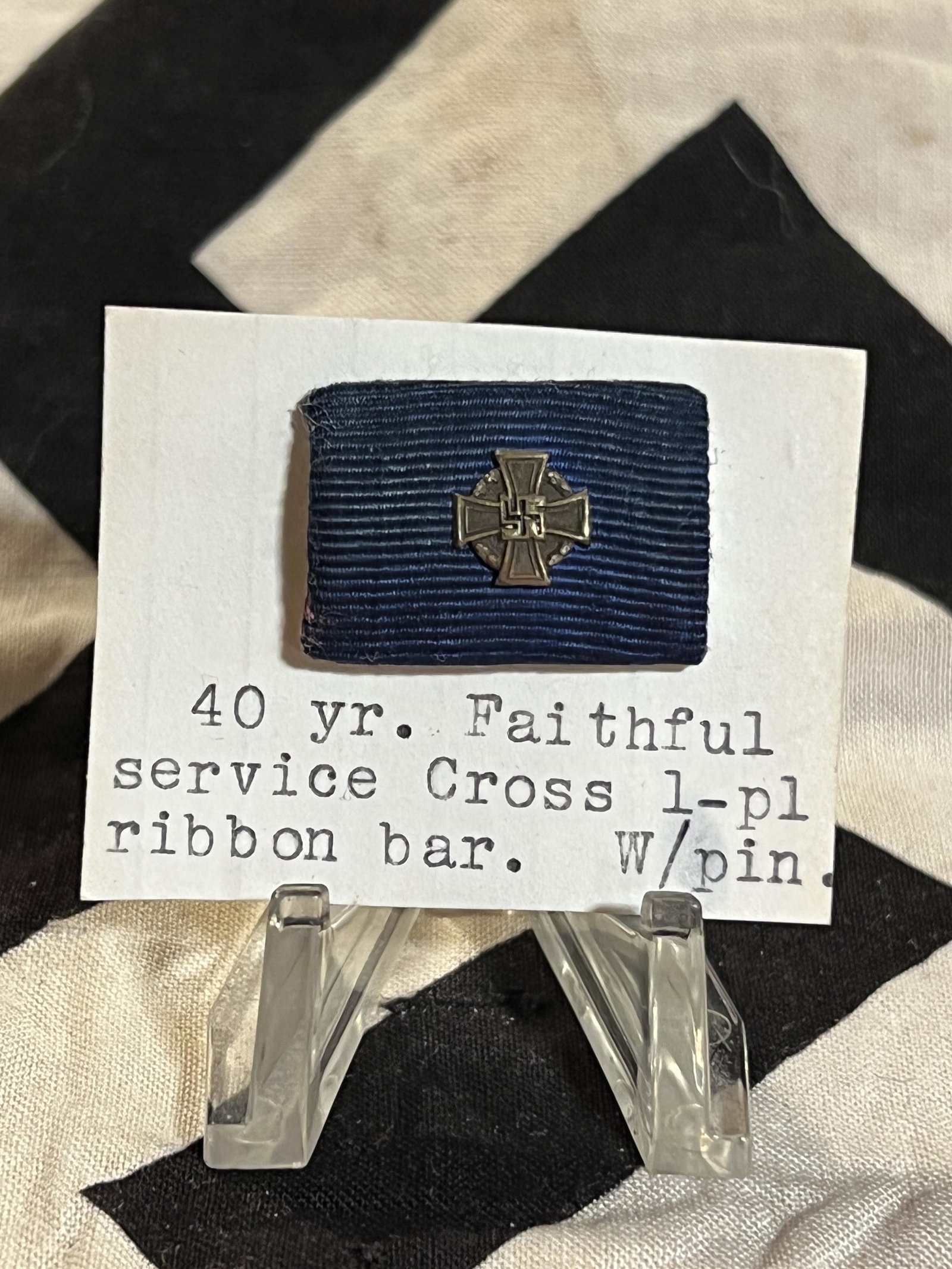 WW2 GERMAN 40 YR FAITHFUL SERVICE CROSS 1-PL RIBBON BAR: WW2 GERMAN 40 YR FAITHFUL SERVICE CROSS 1-PL RIBBON BAR W/PIN. IN MINT OVERALL SHAPE AND CONDITION. HAS A GREAT LOOK TO IT WITH AN EXCELLENT OVERALL EYE APPEAL. A GREAT FIND AND AN EXCELLENT ADDITION 