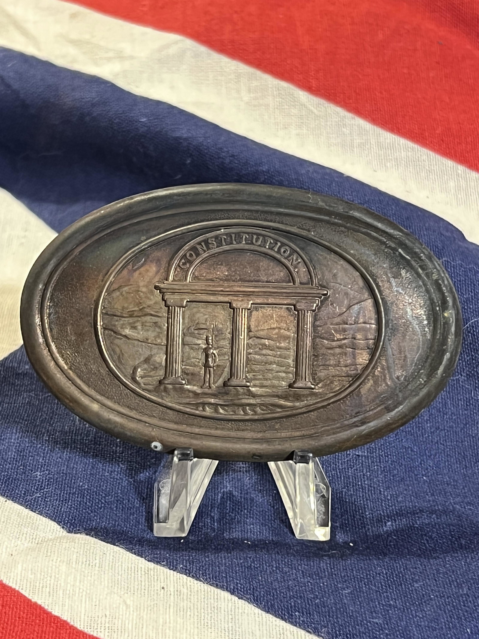 RARE CIVIL WAR CONFEDERATE GEORGIA STATE BELT BUCKLE: RARE CIVIL WAR CONFEDERATE GEORGIA STATE BELT BUCKLE. IN MINT OVERALL SHAPE AND CONDITION. HAS A GREAT LOOK TO IT WITH AN EXCELLENT OVERALL EYE APPEAL. PLEASE VIEW ALL DETAILED PICTURES. A GREAT FIND 
