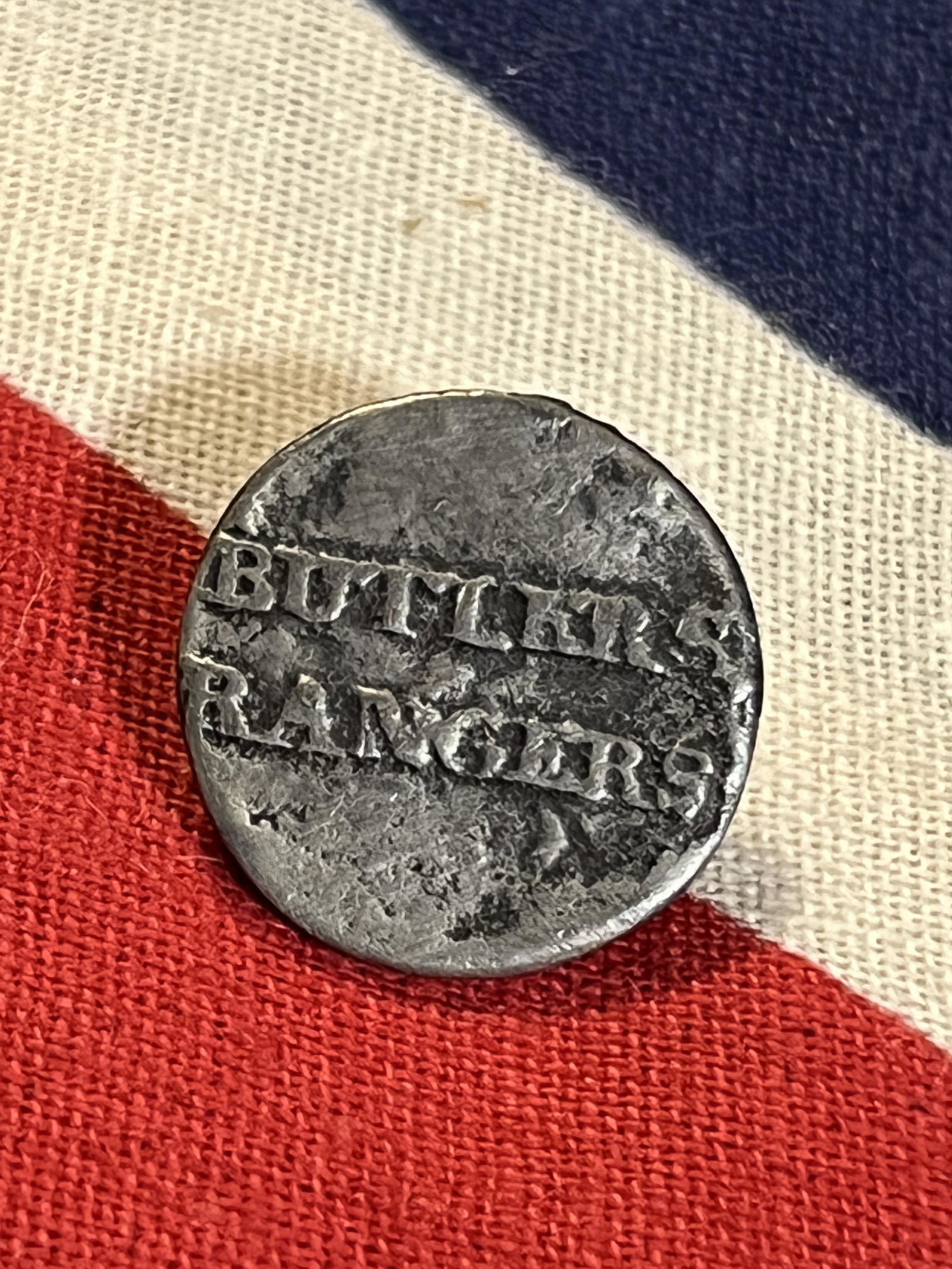 REVOLUTIONARY WAR BUTLER'S RANGERS BUTTON: REVOLUTIONARY WAR BUTLER'S RANGERS BUTTON. OF ALL THE TORY COMPANIES LOYAL TO THE BRITISH CROWN, NONE HAD THE REPUTATION FOR WANTON MURDER OF CIVILIANS AS THE GREEN COATED RAIDERS OF COL. JOHN BUTLER 