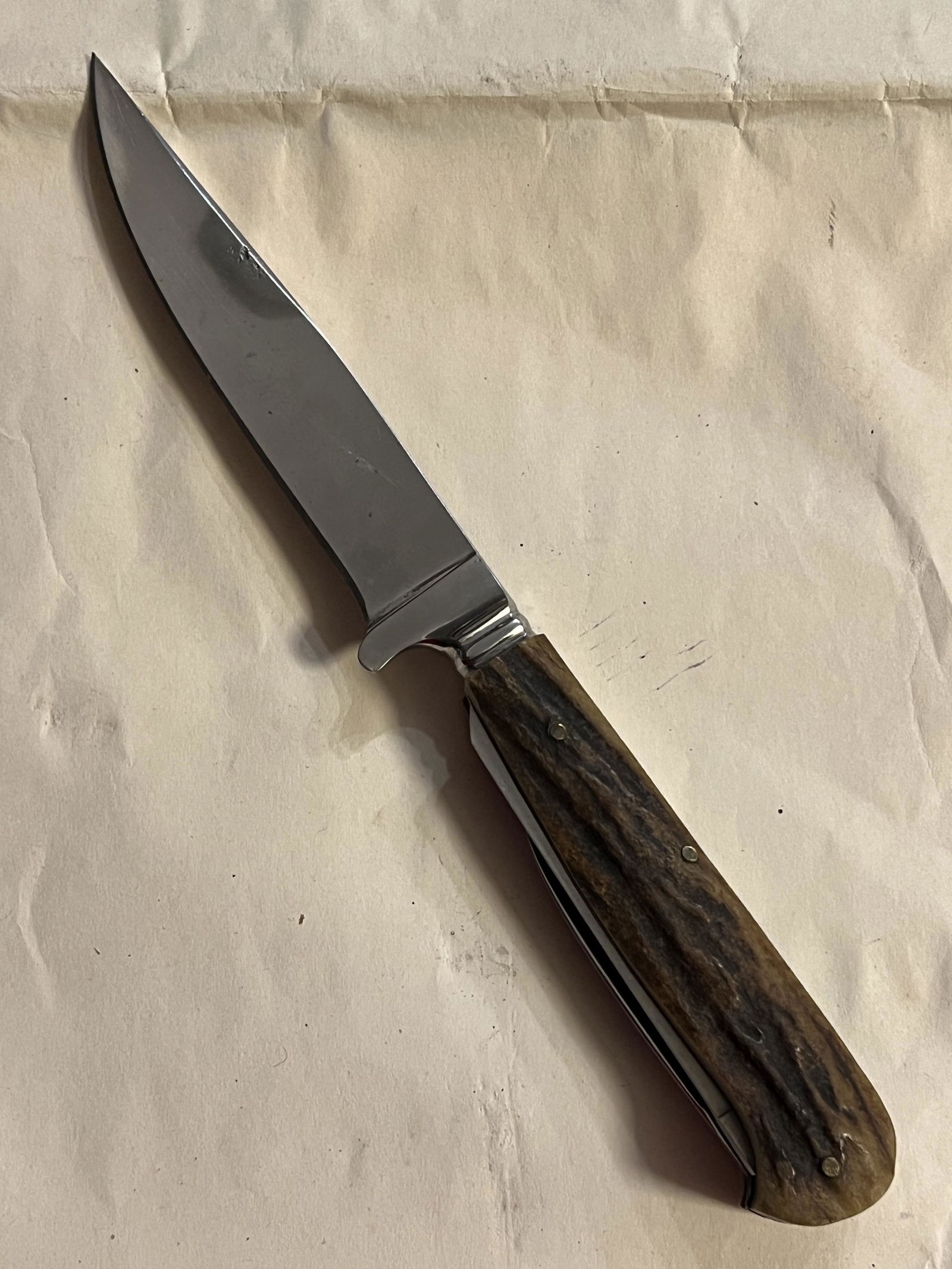 VINTAGE HUBERTUS SOLINGEN GERMAN CAMP KNIFE: VINTAGE HUBERTUS SOLINGEN GERMAN CAMP KNIFE. IN MINT OVERALL SHAPE AND CONDITION WITH A BEAUTIFUL OVERALL PATINA. HAS A GREAT LOOK TO IT WITH AN EXCELLENT OVERALL EYE APPEAL. PLEASE VIEW ALL DETAILED