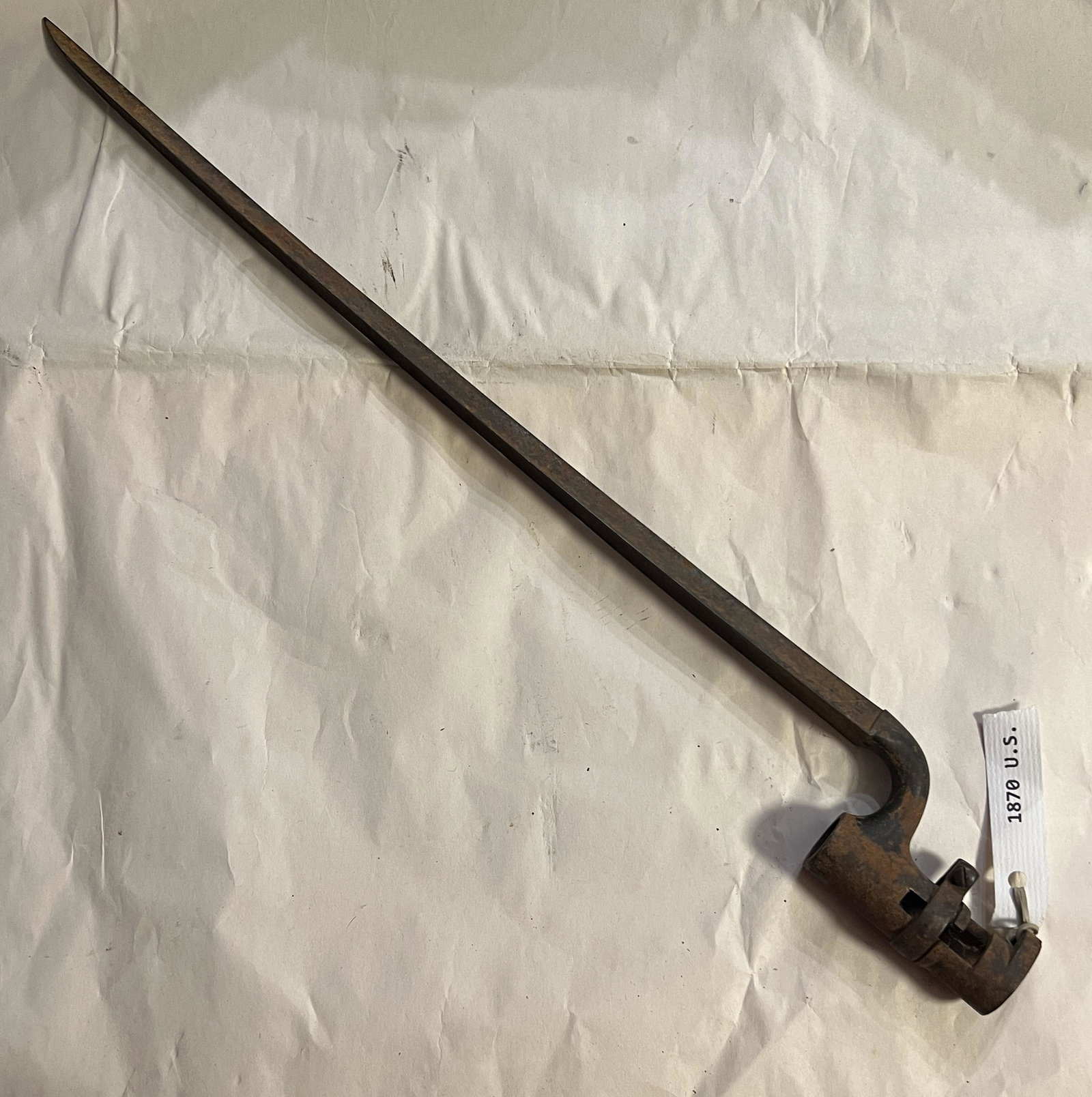 POST CIVIL WAR 1870'S RIFLE BAYONET: POST CIVIL WAR 1870'S RIFLE BAYONET. IN MINT OVERALL SHAPE AND CONDITION WITH A BEAUTIFUL OVERALL PATINA. HAS A GREAT LOOK TO IT WITH AN EXCELLENT OVERALL EYE APPEAL. A GREAT FIND AND AN EXCELLENT ADD