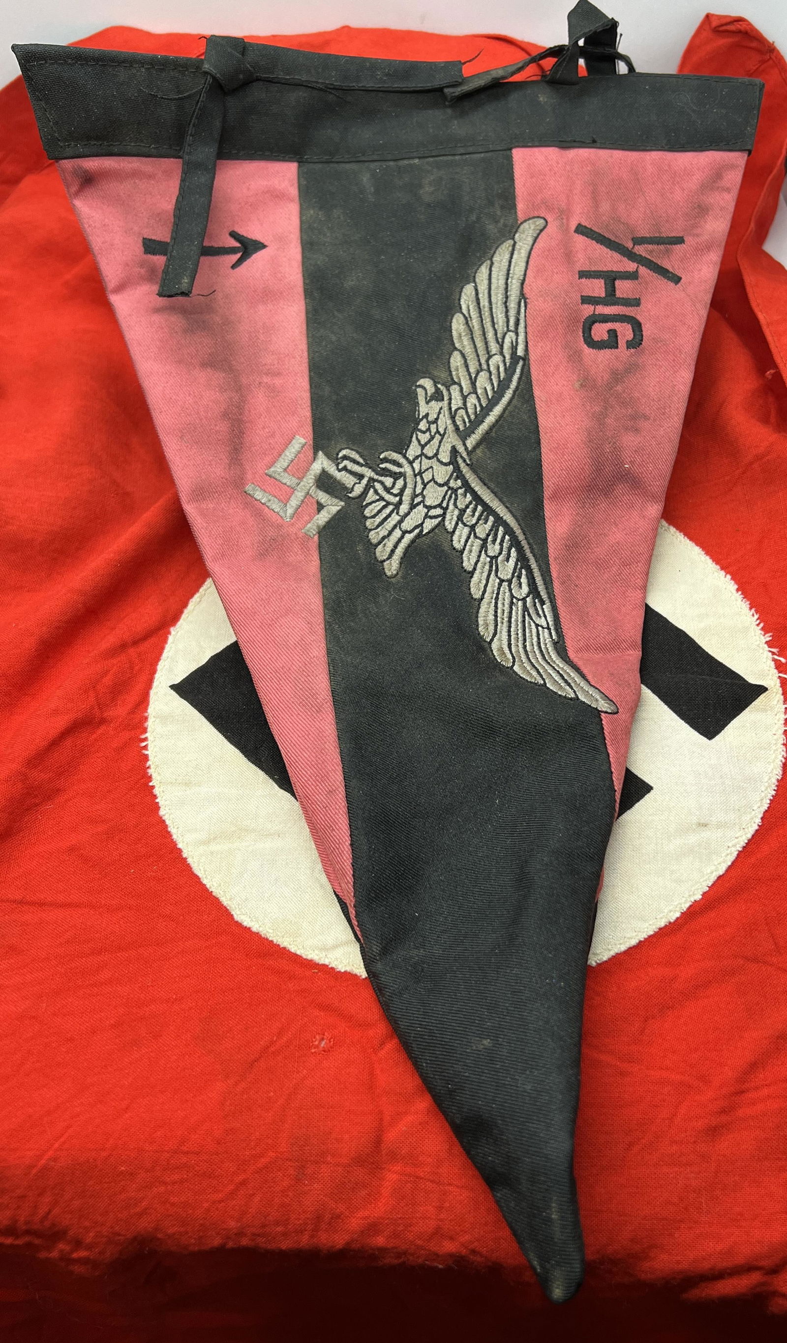 WW2 GERMAN 3RD REICH LUFTWAFFE PENNANT FLAG - HERMAN: WW2 GERMAN 3RD REICH LUFTWAFFE PENNANT FLAG - HERMAN GORING DIVISION. A RARE FIND. IT IS IN MINT OVERALL SHAPE AND CONDITION WITH A BEAUTIFUL OVERALL PATINA. HAS A GREAT LOOK TO IT WITH AN EXCELLENT O