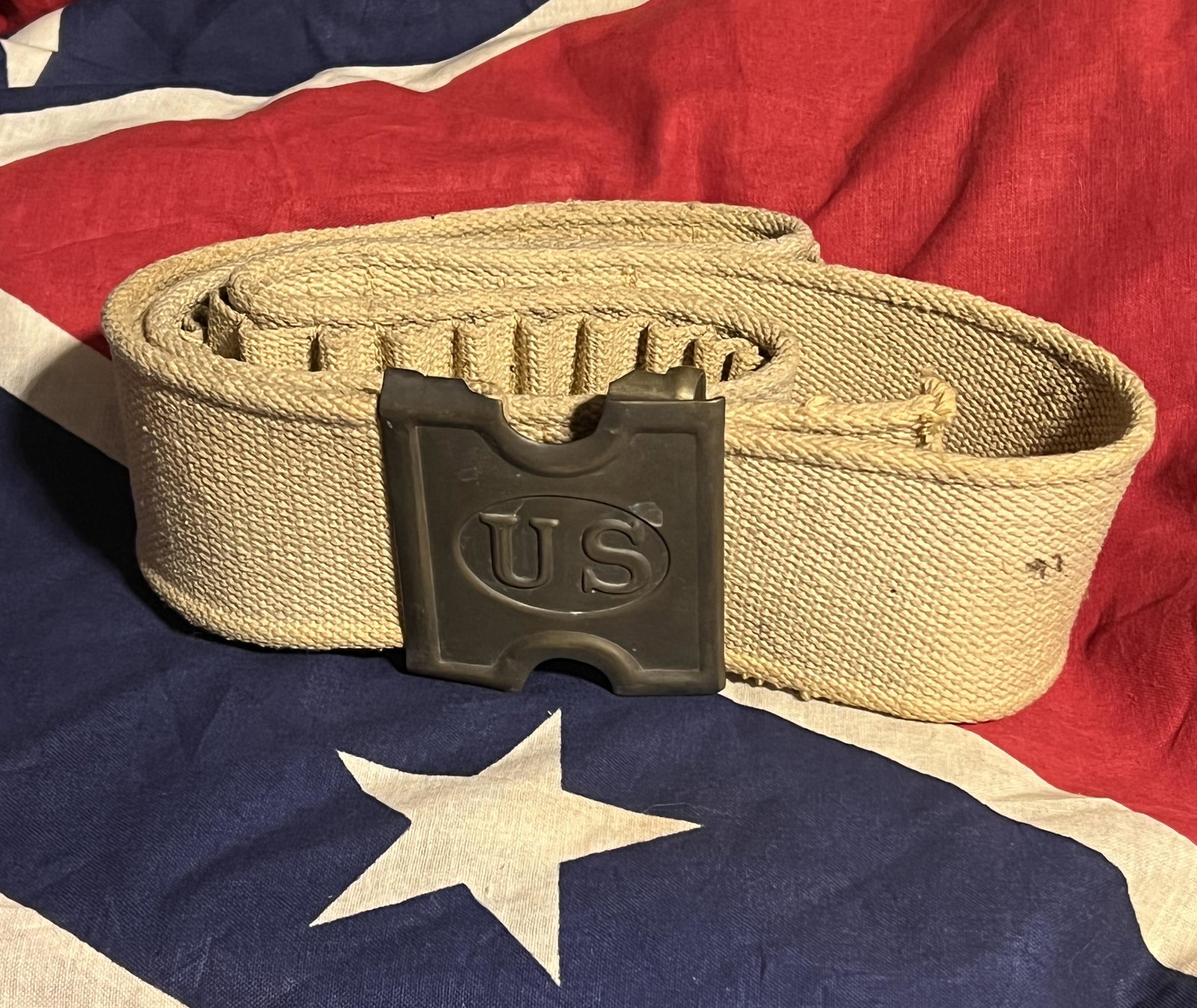 M-1886 US CARTRIDGE BELT WITH BUCKLE: M-1886 US CARTRIDGE BELT WITH BUCKLE. IN MINT OVERALL SHAPE AND CONDITION WITH A BEAUTIFUL OVERALL PATINA. HAS A GREAT LOOK TO IT WITH AN EXCELLENT OVERALL EYE APPEAL. PLEASE VIEW ALL DETAILED PICTURE