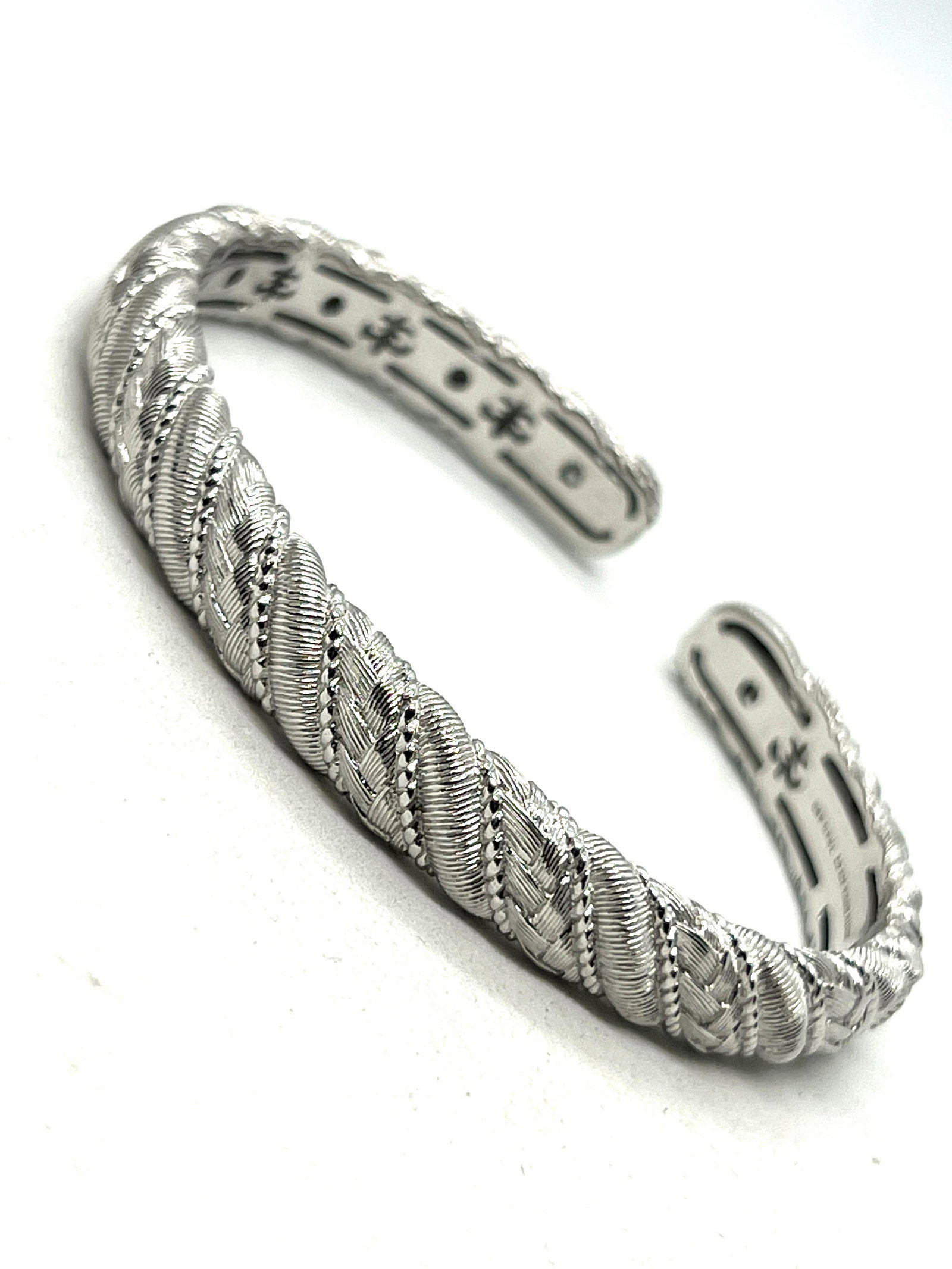 JUDITH RIPKA STERLING SILVER CUFF BANGLE BRACELET (1 of 5)