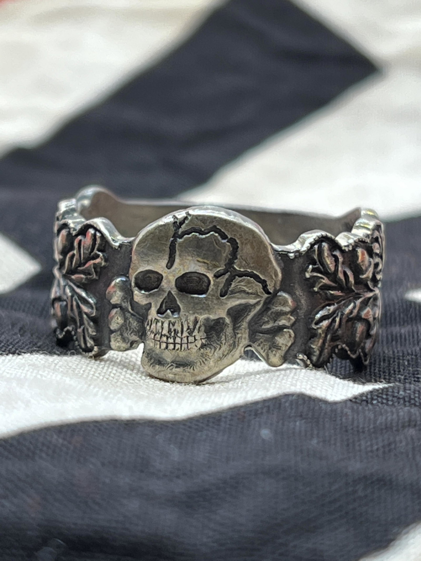WW2 GERMAN TOTENKOPF SS SKULL 800 SILVER RING - VET: WW2 GERMAN TOTENKOPF SS SKULL 800 SILVER RING - VET BRING BACK. IN MINT OVERALL SHAPE AND CONDITION WITH A BEAUTIFUL OVERALL PATINA. THIS RING IS A SIZE 11. PLEASE VIEW ALL DETAILED PICTURES. A GREAT 