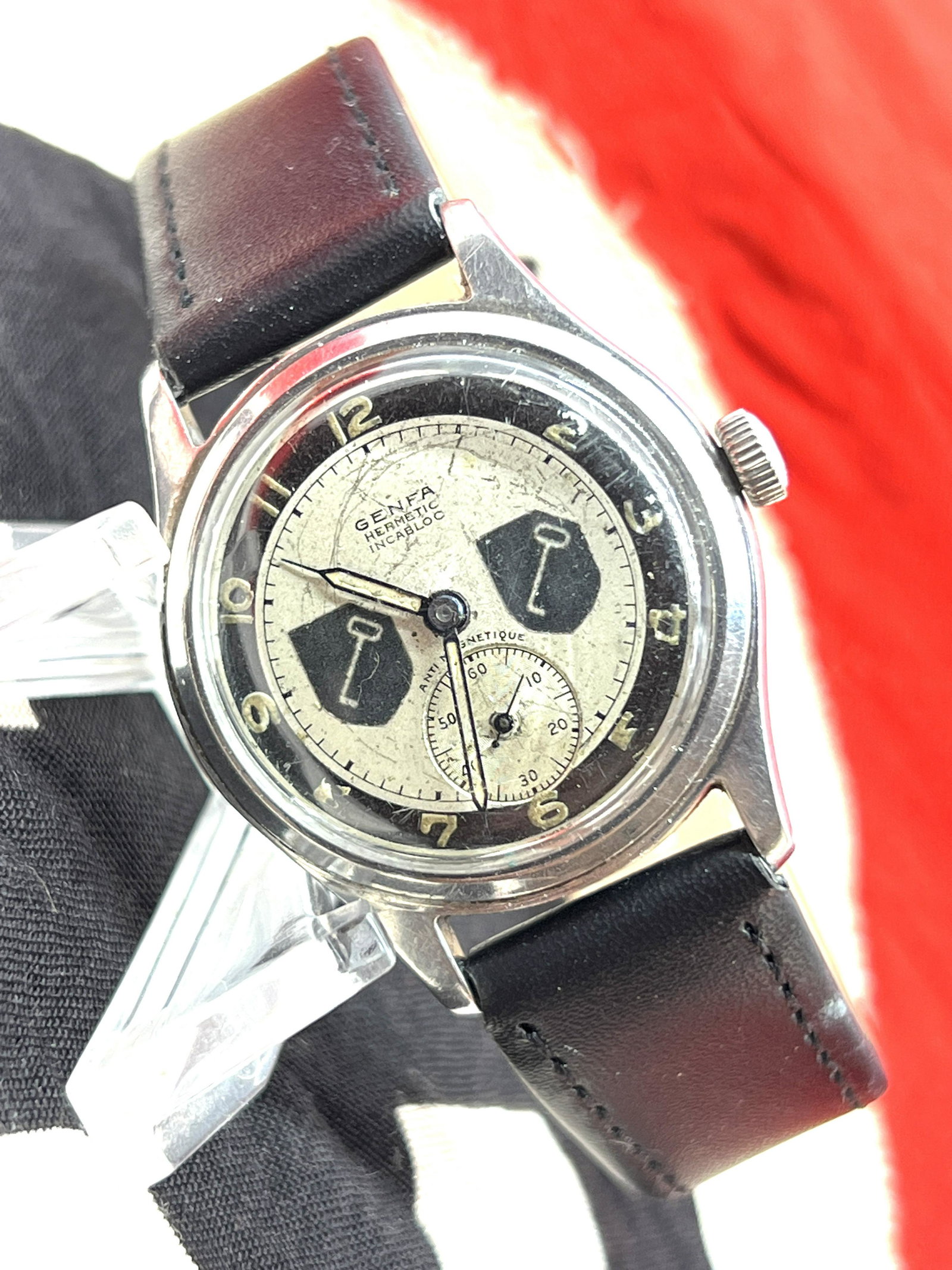 RARE WW2 GERMAN PANZER DIV. WRISTWATCH: RARE WW2 GERMAN PANZER DIV. WRISTWATCH. IN MINT OVERALL SHAPE AND CONDITION. RUNS, WINDS, TICKS, AND KEEPS GOOD TIME. HAS THE GERMAN SS DIVISION INSIGNIA ON THE FACE. PLEASE VIEW ALL DETAILED PICTURES