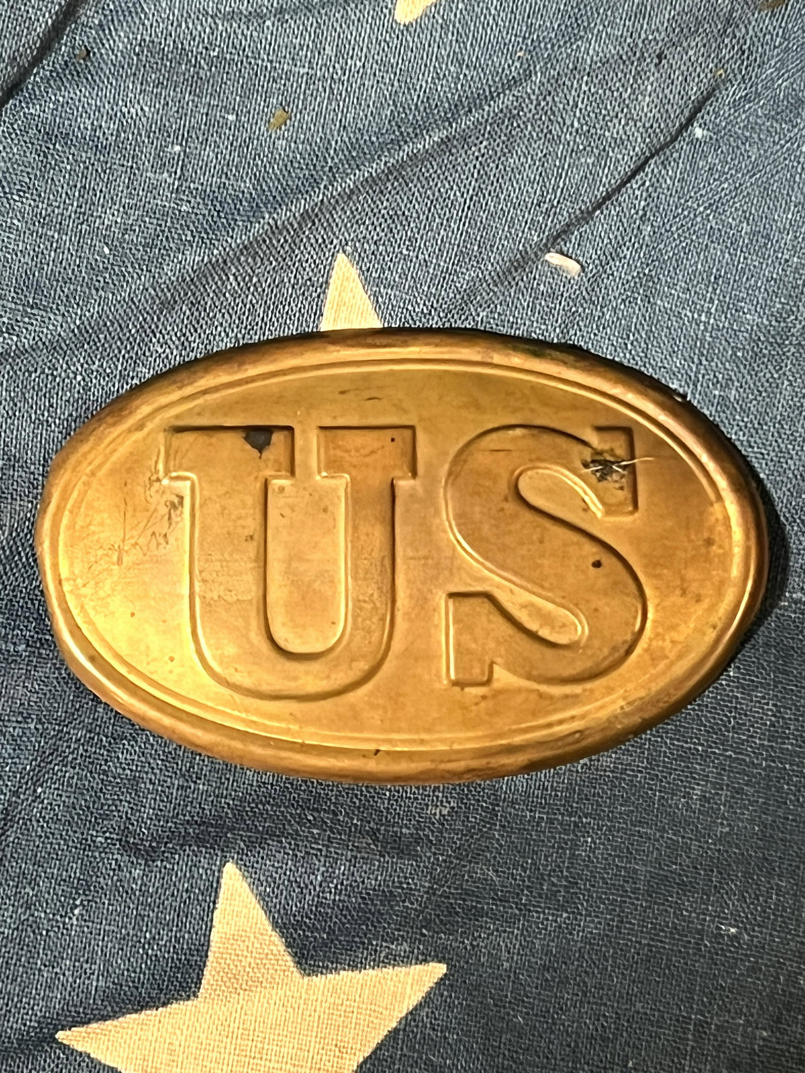 RARE CIVIL WAR U.S. CARTRIDGE BOX PLATE: RARE CIVIL WAR U.S. CARTRIDGE BOX PLATE. A RARE FIND. IT IS IN MINT OERALL SHAPE AND CONDITION WITH A BEAUTIFUL OVERALL PATINA. A GREAT FIND AND AN EXCELLENT ADDITION TO YOUR COLLECTION.