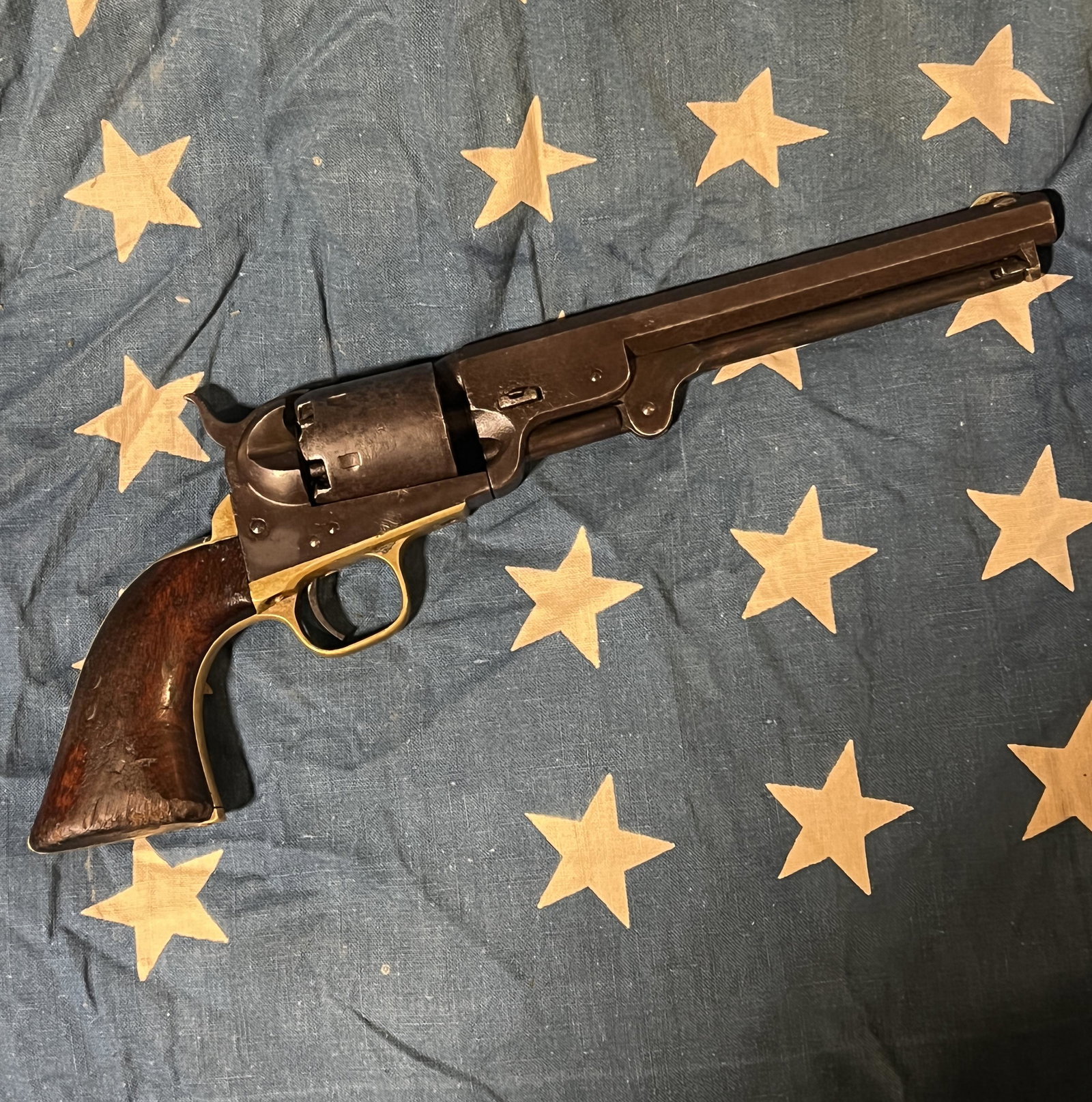 RARE CIVIL WAR M1851 COLT NAVY REVOLVER: RARE CIVIL WAR M1851 COLT NAVY REVOLVER WITH ALL MATCHING SERIAL NUMBER 136066. A VERY RARE AND ORIGINAL CIVIL WAR COLT M1851 .36 CAL NAVY REVOLVER WITH VERY DESIRABLE MATCHING PRODUCTION NUMBERS. HAS