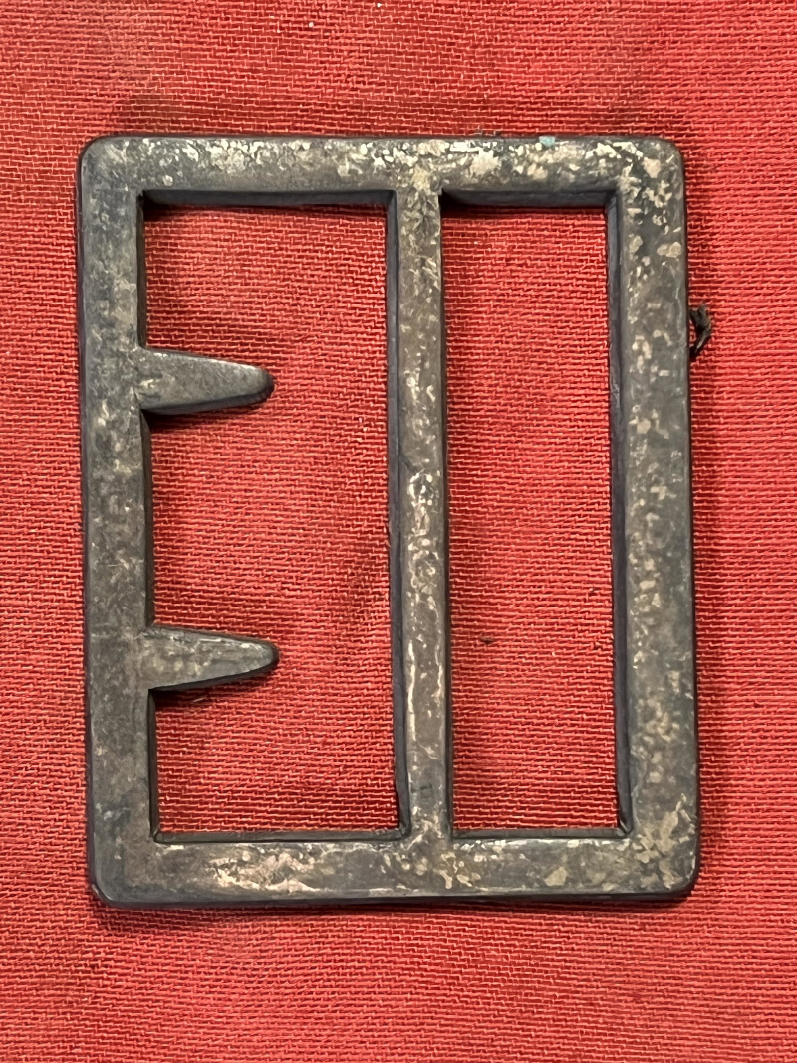 RARE CIVIL WAR CONFEDERATE WARRIOR PLAIN BELT BUCKLE: RARE CIVIL WAR CONFEDERATE WARRIOR PLAIN BELT BUCKLE. IN MINT OVERALL SHAPE AND CONDITION WITH A BEAUTIFUL OVERALL PATINA. A GREAT FIND AND AN EXCELLENT ADDITION TO YOUR COLLECTION.