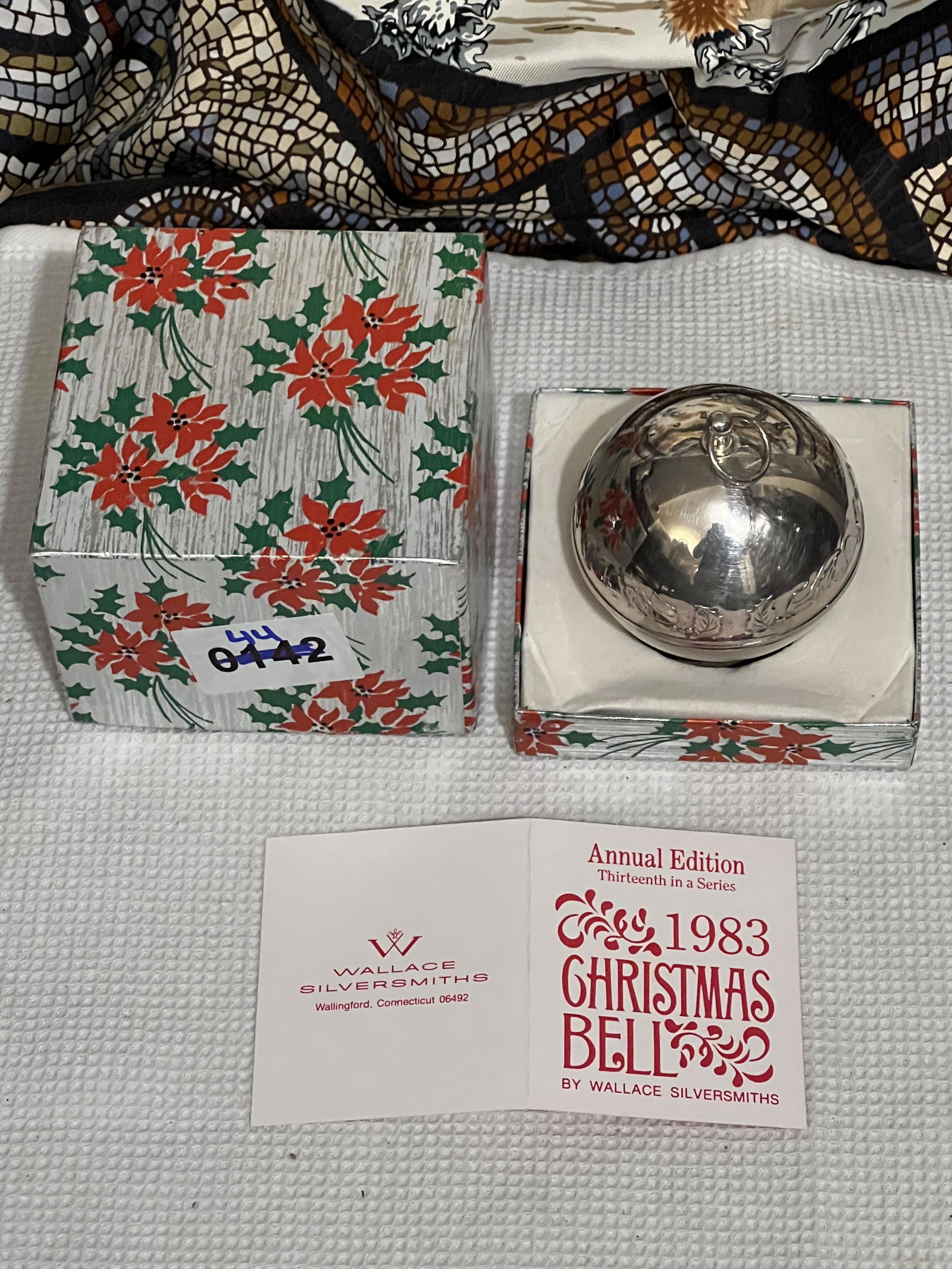 WALLACE SILVERSMITHS 1980 CHRISTMAS STERLING BELL (1 of 4)