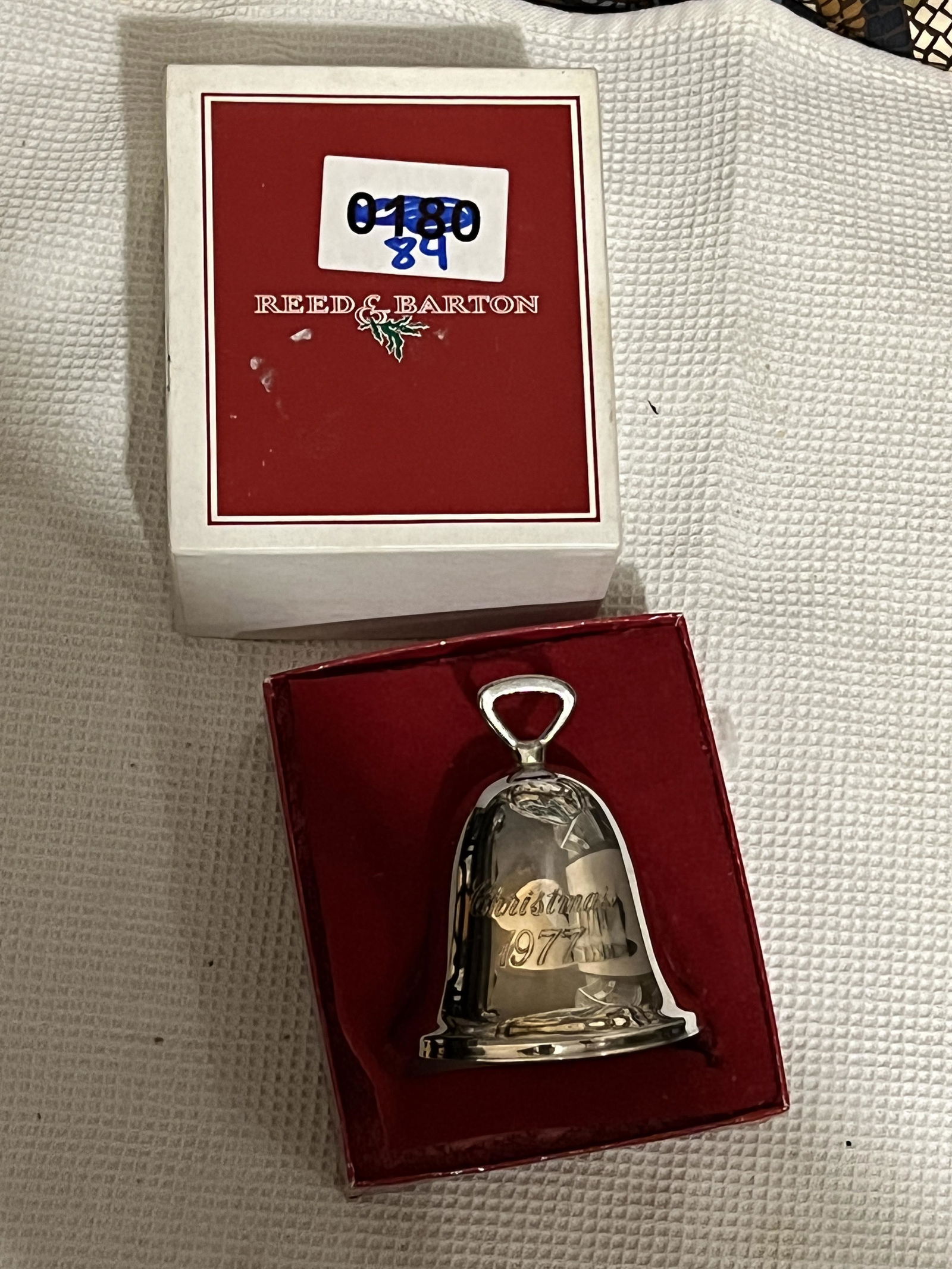 REED & BARTON 1977 CHRISTMAS BELL SILVER ORNAMENT (1 of 2)