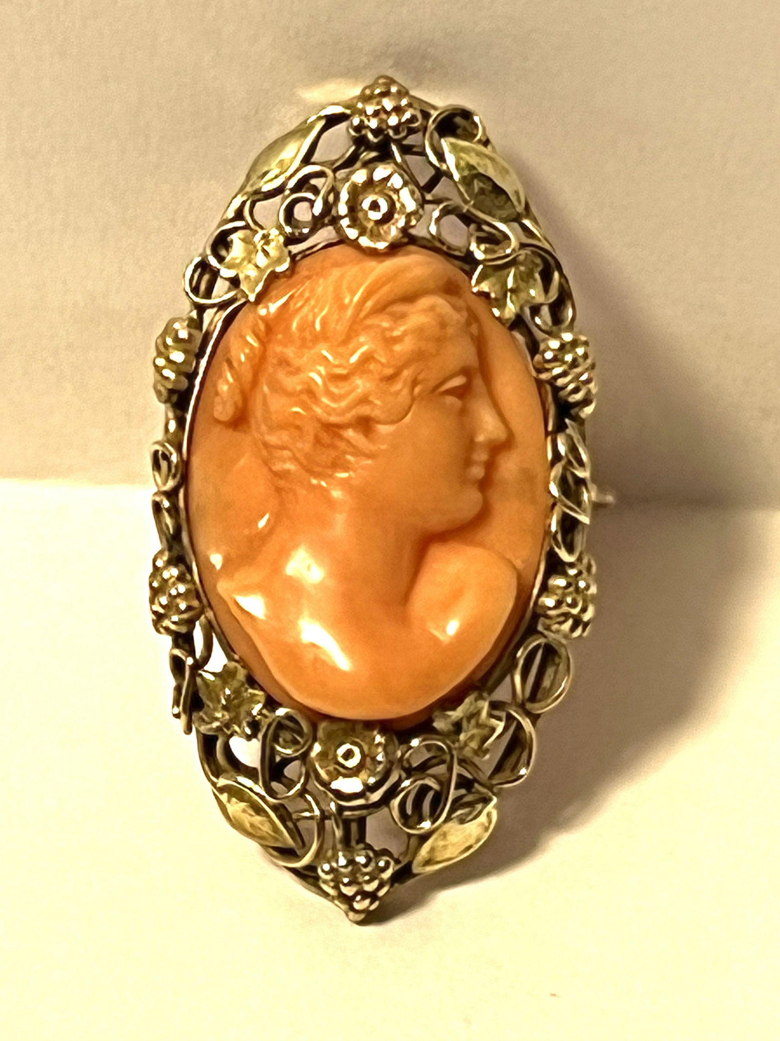 VICTORIAN 14K GOLD CAMEO CARVED CORAL RING SZ 8.5 (1 of 4)