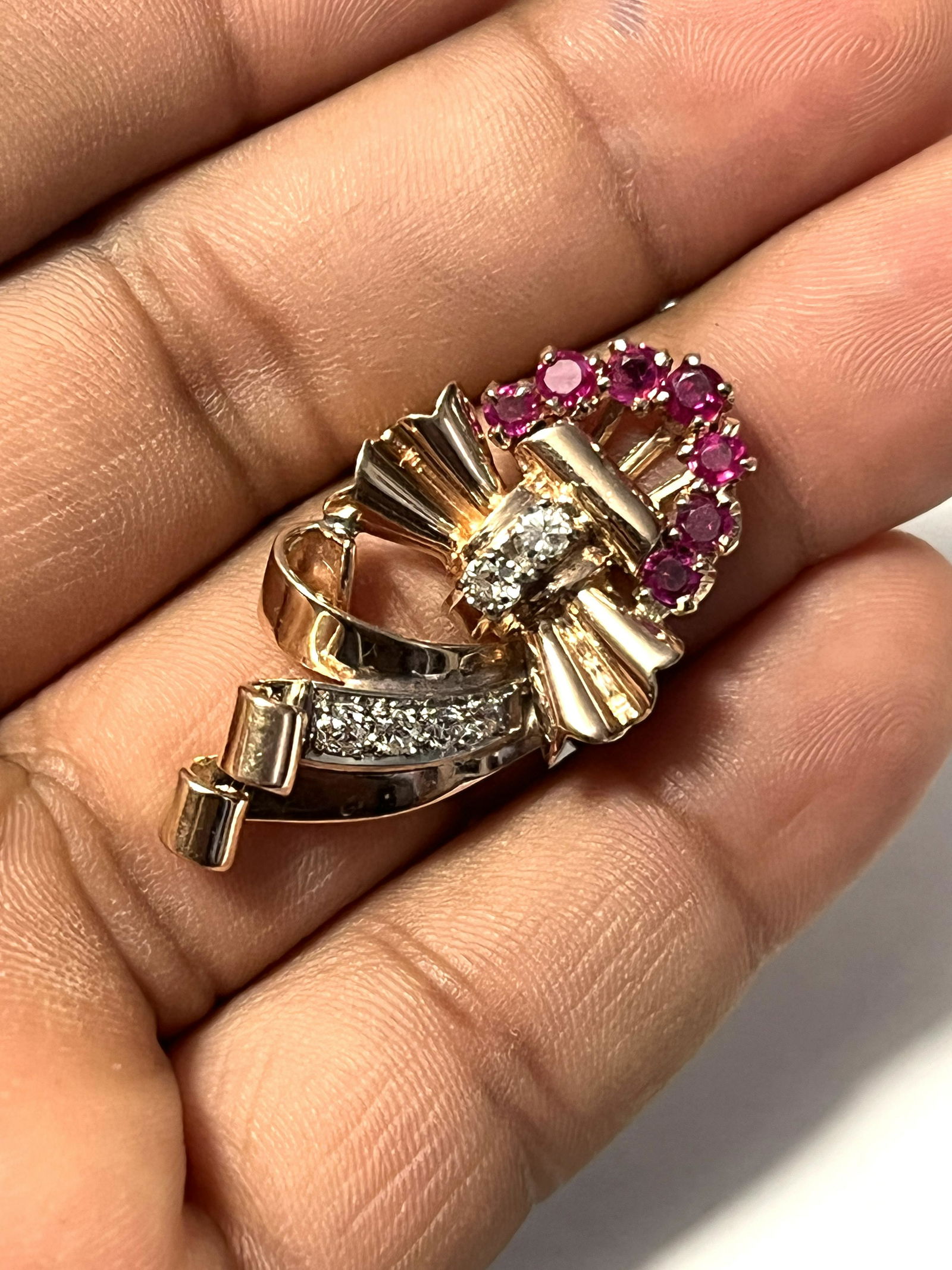 RETRO 14K GOLD 1.0 TCW DIAMOND AND RUBY COCKTAIL RING (1 of 4)