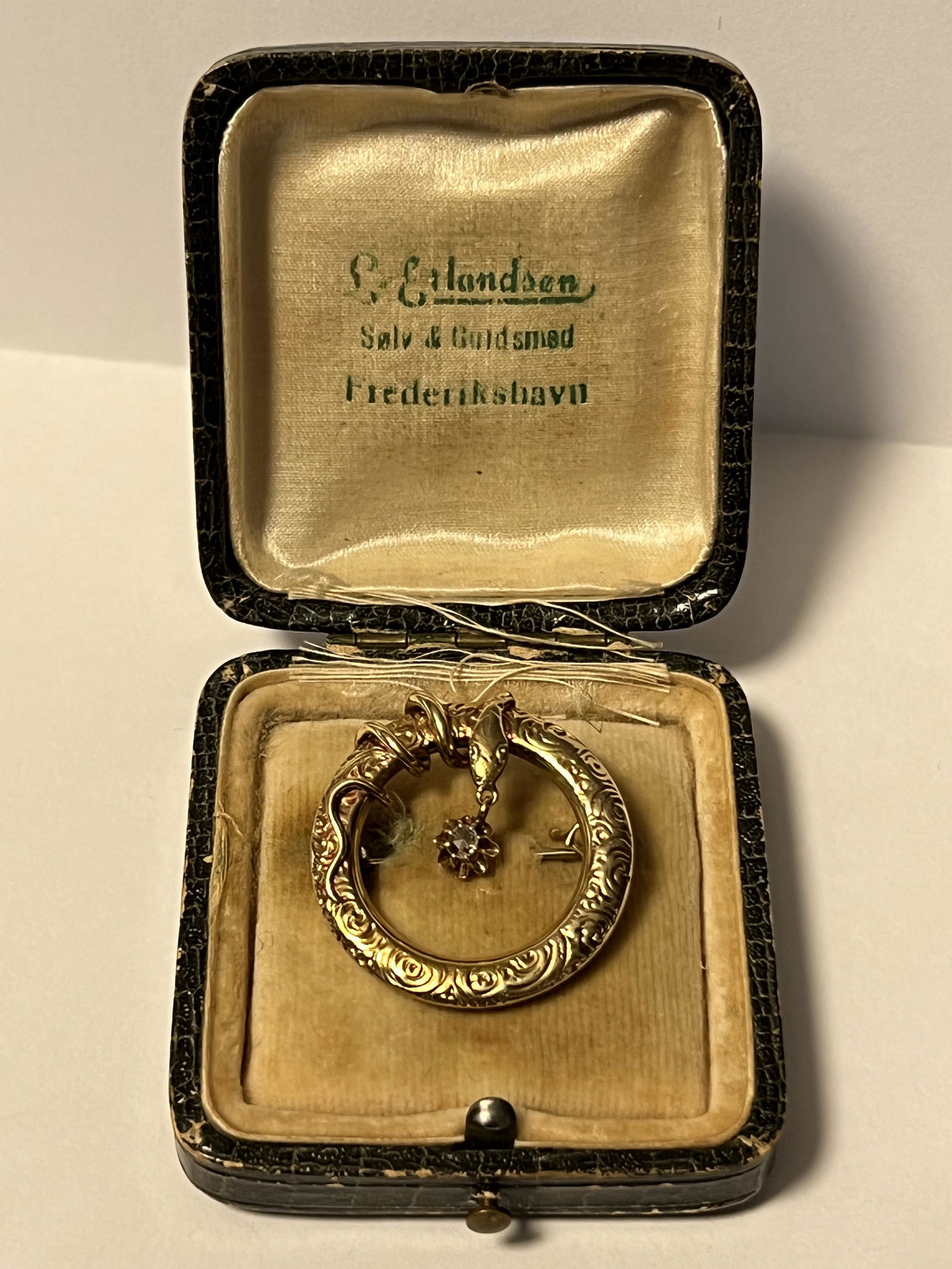ANTIQUE 14K GOLD SNAKE WITH DIAMOND BROOCH IN ORIG. BOX (1 of 4)
