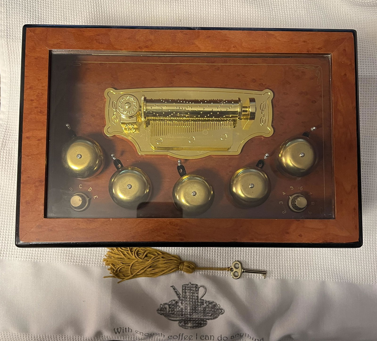 GOLD LABEL COLLECTION MUSIC BOX (1 of 7)