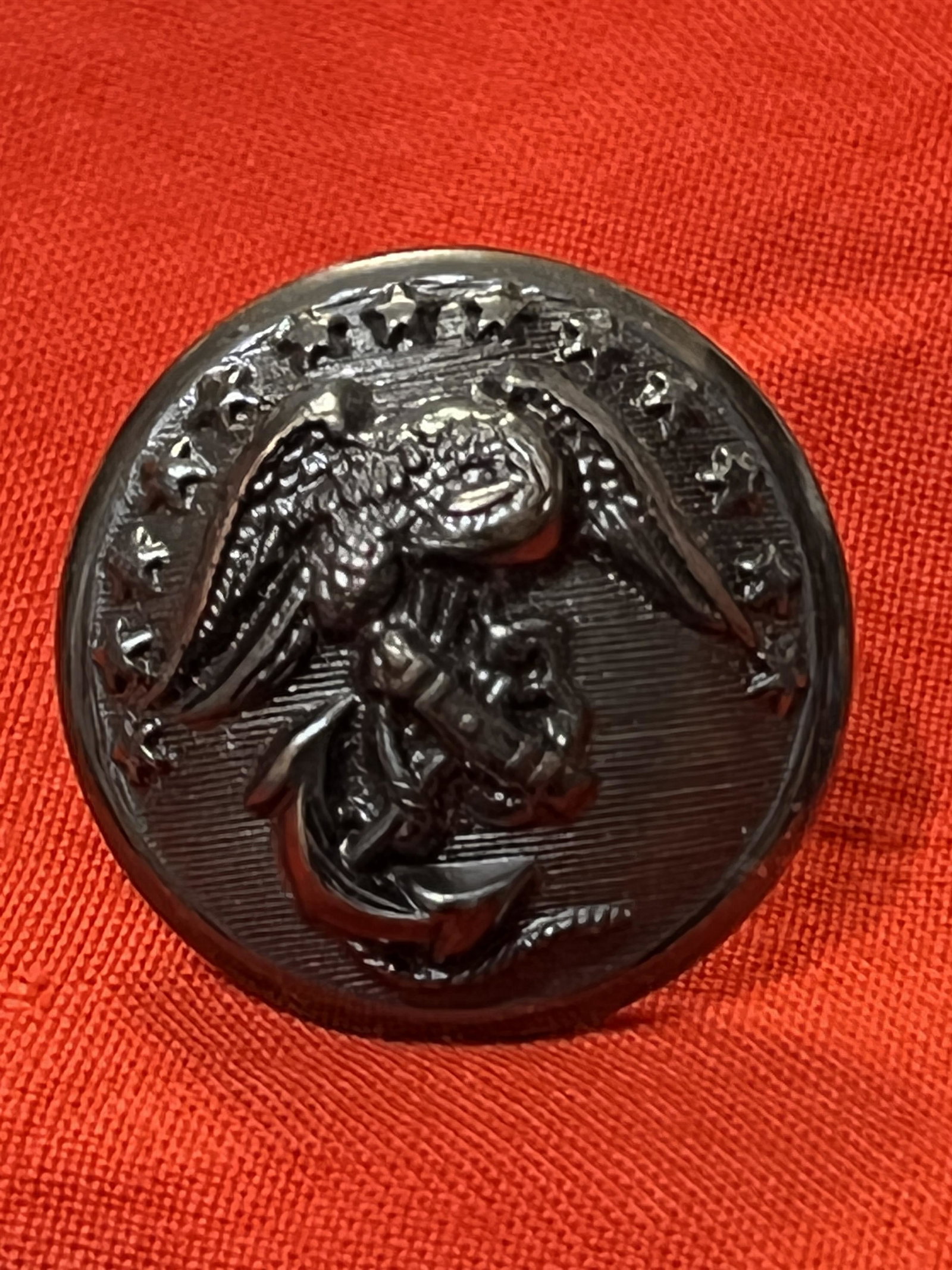 RARE CIVIL WAR WATERBURY CONFEDERATE NAVY OFFICER COAT: RARE CIVIL WAR WATERBURY CONFEDERATE NAVY OFFICER COAT BUTTON. A RARE FIND. IT IS IN MINT OVERALL SHAPE AND CONDITION WITH A BEAUTIFUL OVERALL PATINA. A GREAT FIND AND AN EXCELLENT ADDITION TO YOUR CO