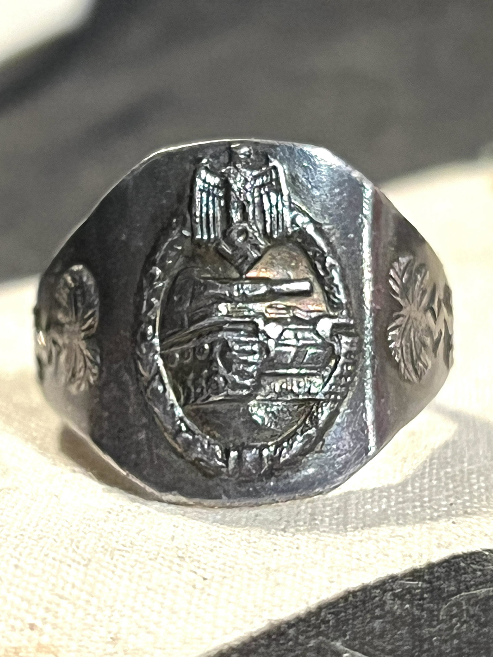 ID'D WW2 GERMAN SS PANZER TANK AFRIKA KORPS SILVER: ID'D WW2 GERMAN SS PANZER TANK AFRIKA KORPS SILVER RING. A VERY RARE FIND. THIS RING IS MARKED WITH SILVER CONTENT, ID'D, ETC. A VERY RARE FIND. WAS BROUGHT BACK HOME BY A VET. IN MINT OVERALL SHAPE A