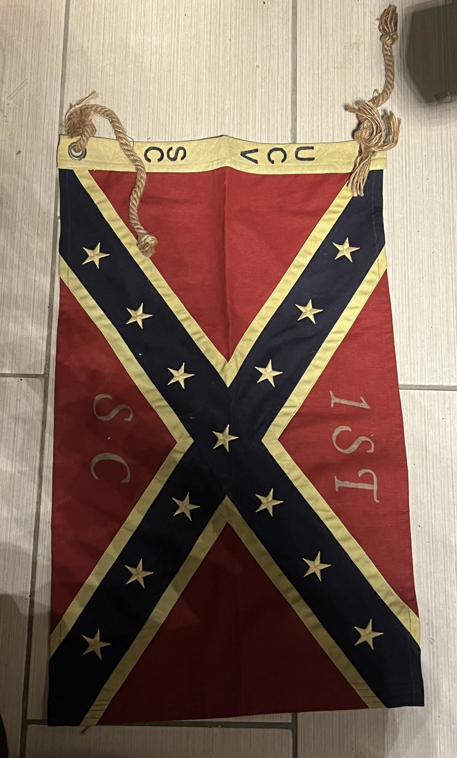 RARE CIVIL WAR UCV CONFEDERATE VETERAN'S SOUTH CAROLINA: RARE CIVIL WAR UCV CONFEDERATE VETERAN'S SOUTH CAROLINA FLAG. A RARE FIND. IN MINT OVERALL SHAPE AND CONDITION WITH A BEAUTIFUL OVERALL PATINA. HAS A GREAT LOOK TO IT WITH AN EXCELLENT OVERALL EYE APP
