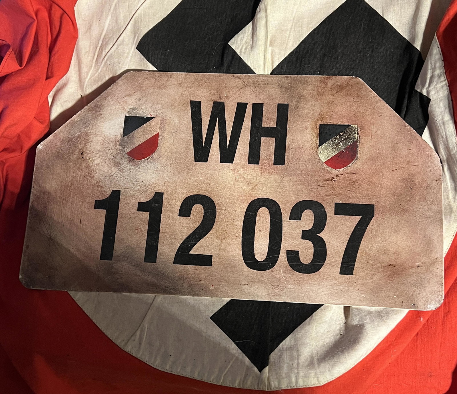 WW2 GERMAN NAZI VEHICLE LICENSE PLATE: WW2 GERMAN NAZI VEHICLE LICENSE PLATE. IN MINT OVERALL SHAPE AND CONDITION WITH A BEAUTIFUL OVERALL PATINA. A GREAT FIND AND AN EXCELLENT ADDITION TO YOUR COLLECTION.