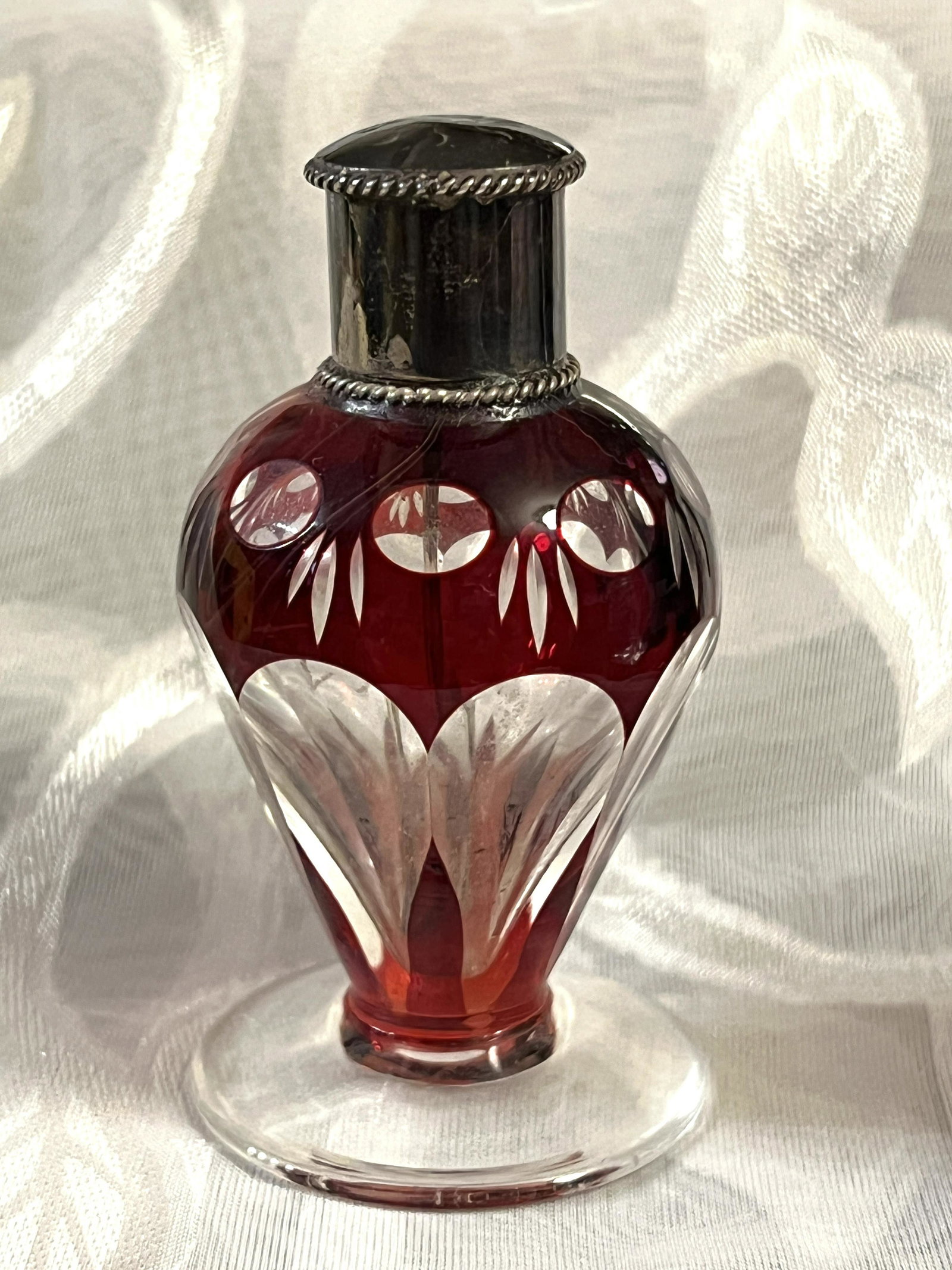 ANTIQUE ETCHED GLASS STERLING SILVER PERFUME BOTTLE (1 of 5)