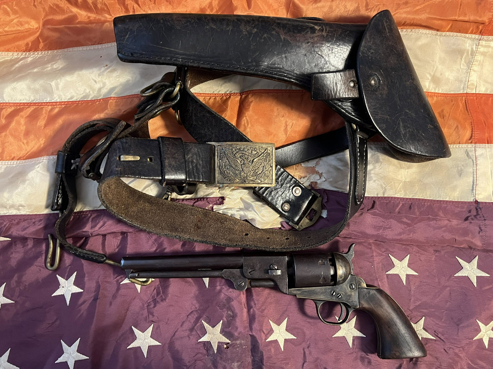 GRISWOLD & GUNNISON CIVIL WAR CONFEDERATE REVOLVER: GRISWOLD & GUNNISON CIVIL WAR CONFEDERATE REVOLVER COMPLETE SET. THIS IS A VERY RARE CIVIL WAR CONFEDERATE REVOLVER. THIS SIX SHOT .36 CALIBER REVOLVER WAS MADE UNDER CONTRACT TO THE CONFEDERATE GOVER