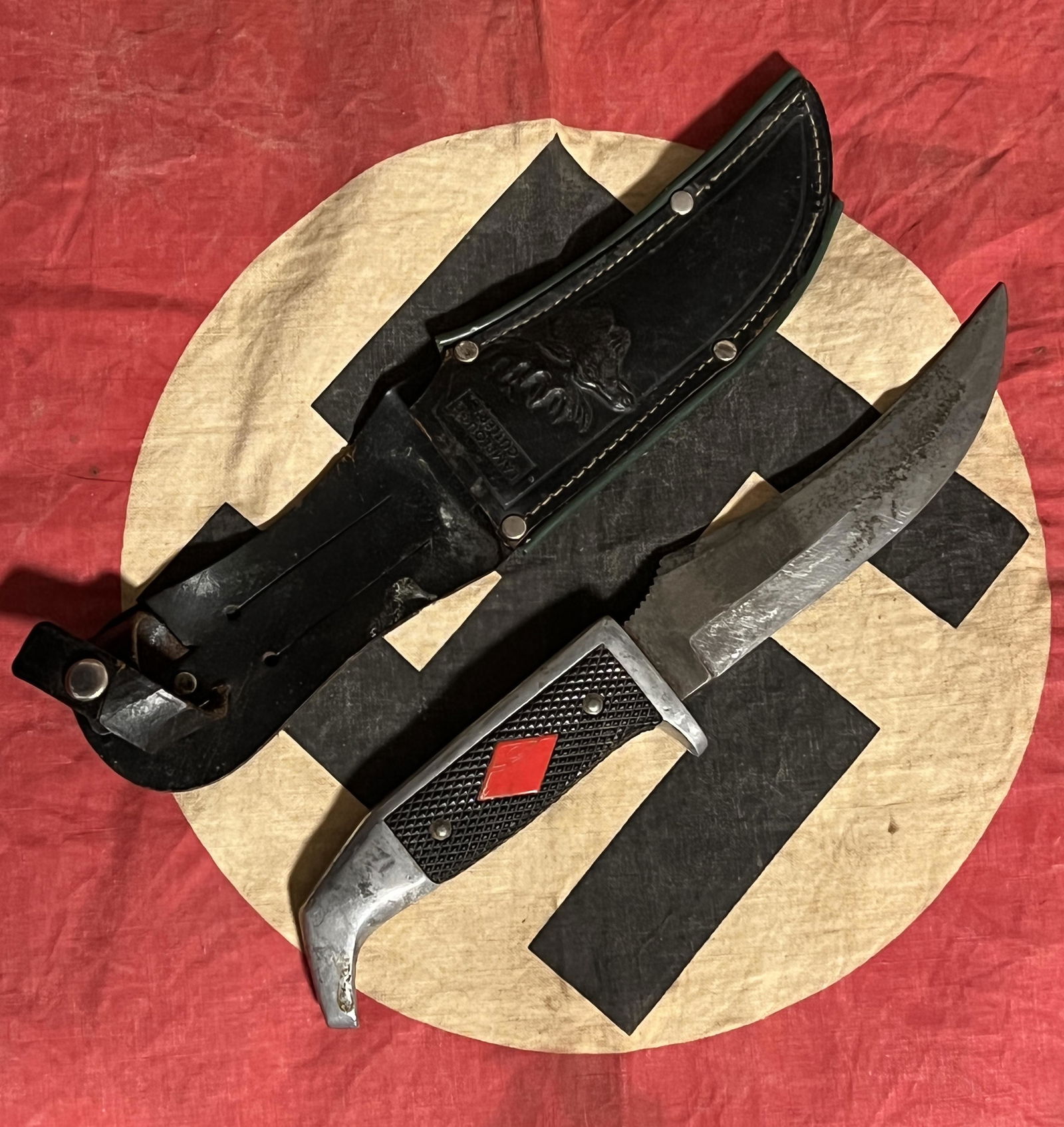 POST WW2 GERMAN SOLINGEN BUFFALO SKINNER KNIFE: POST WW2 GERMAN SOLINGEN BUFFALO SKINNER KNIFE. COMES WITH THE ORIGINAL SHEATH. IN GOOD OVERALL SHAPE AND CONDITION. A GREAT FIND.