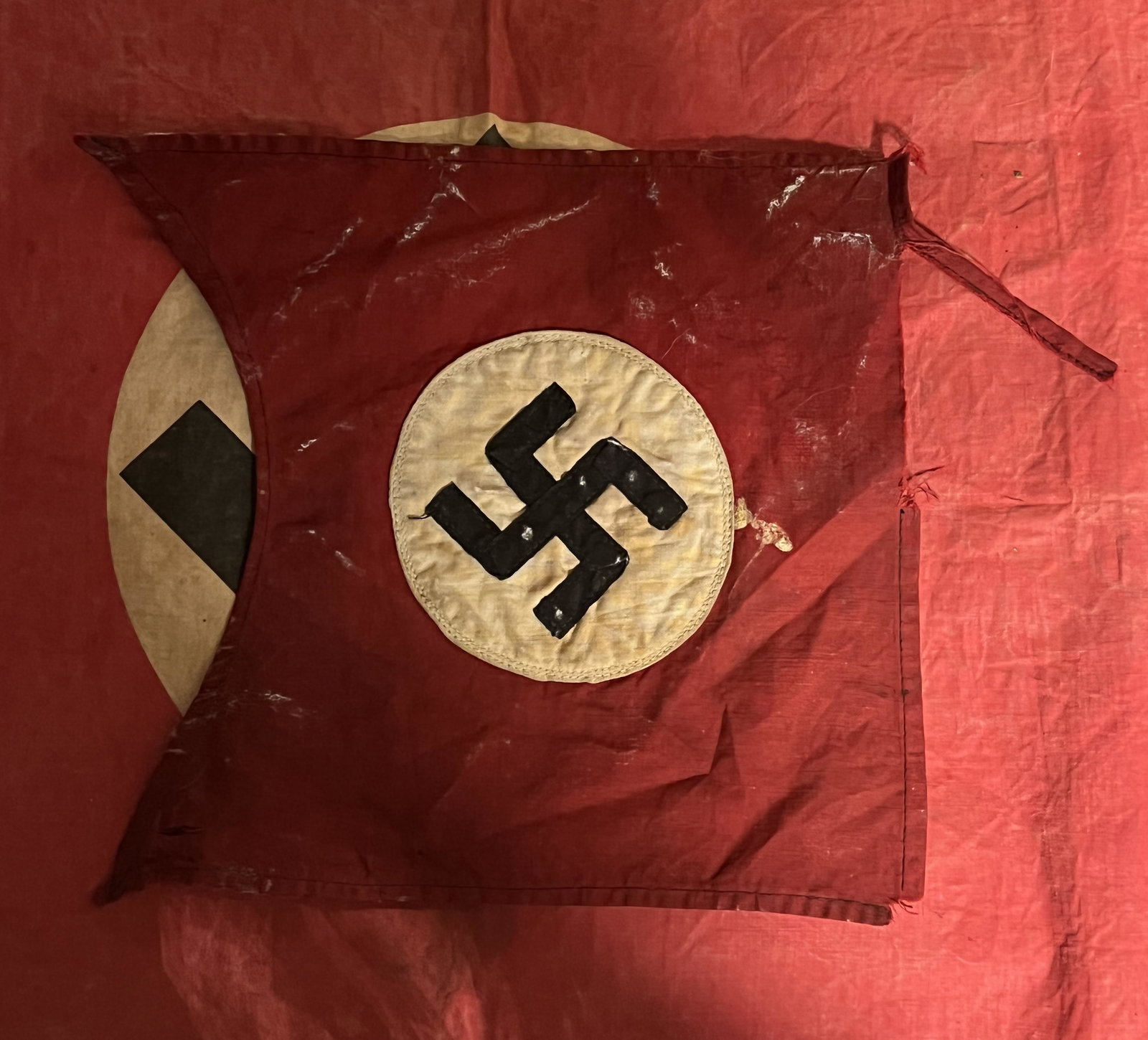 WW2 GERMAN NAZI PENNANT FLAG: WW2 GERMAN NAZI PENNANT FLAG. IN GOOD OVERALL SHAPE AND CONDITION. SHOWS HEAVY USE AND WEAR. A GREAT FIND AND AN EXCELLENT ADDITION TO YOUR COLLECTION.