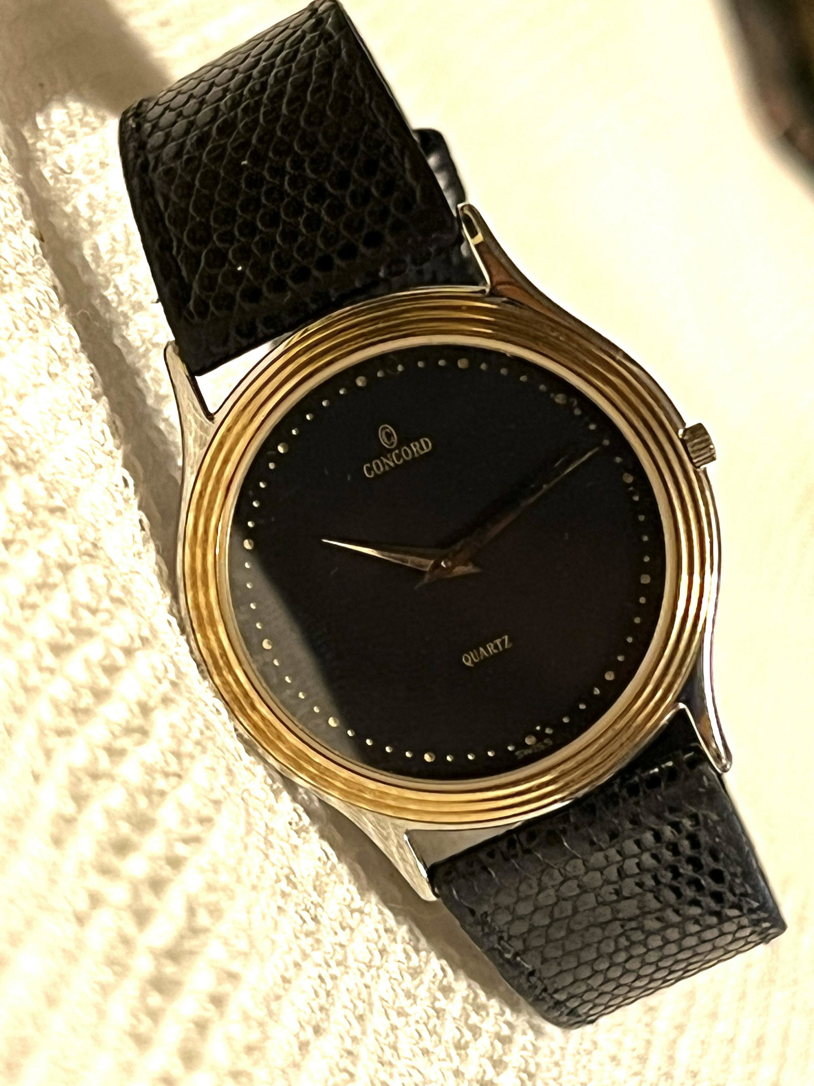 MENS CONCORD ULTRA-SLIM 18K & STAINLESS WRISTWATCH (1 of 6)