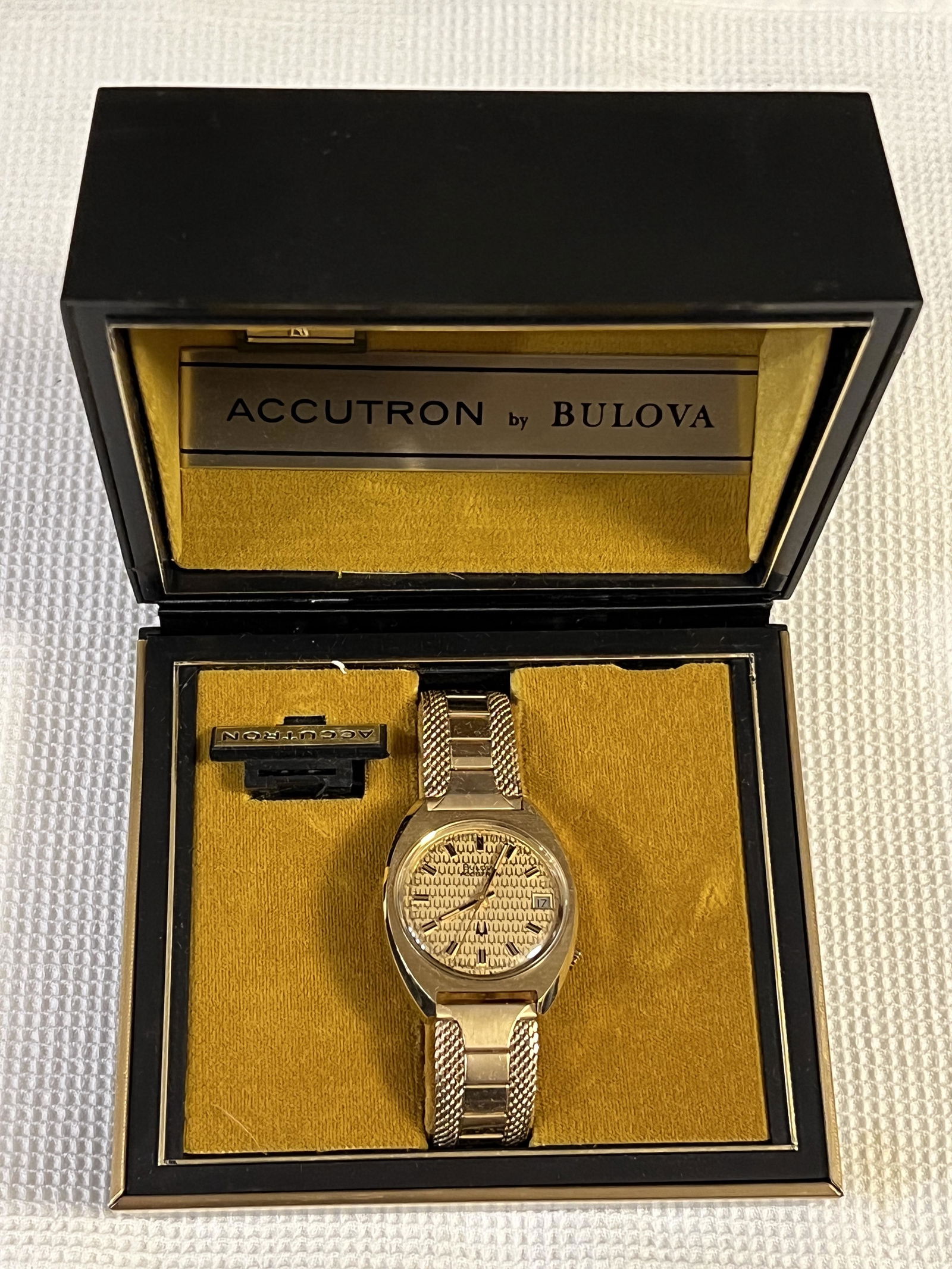 BULOVA ACCUTRON MENS WRISTWATCH IN ORIG. BOX (1 of 7)