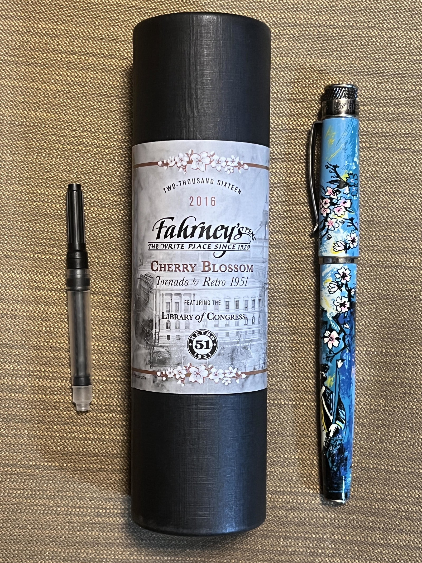TORNADO BY RETRO 1951 FOUNTAIN PEN - LIBRARY OF: TORNADO BY RETRO 1951 FOUNTAIN PEN - LIBRARY OF CONGRESS. IT IS IN MINT OVERALL SHAPE AND CONDITION. HAS A GREAT LOOK TO IT WITH AN EXCELLENT OVERALL EYE APPEAL. A GREAT FIND AND AN EXCELLENT ADDITION