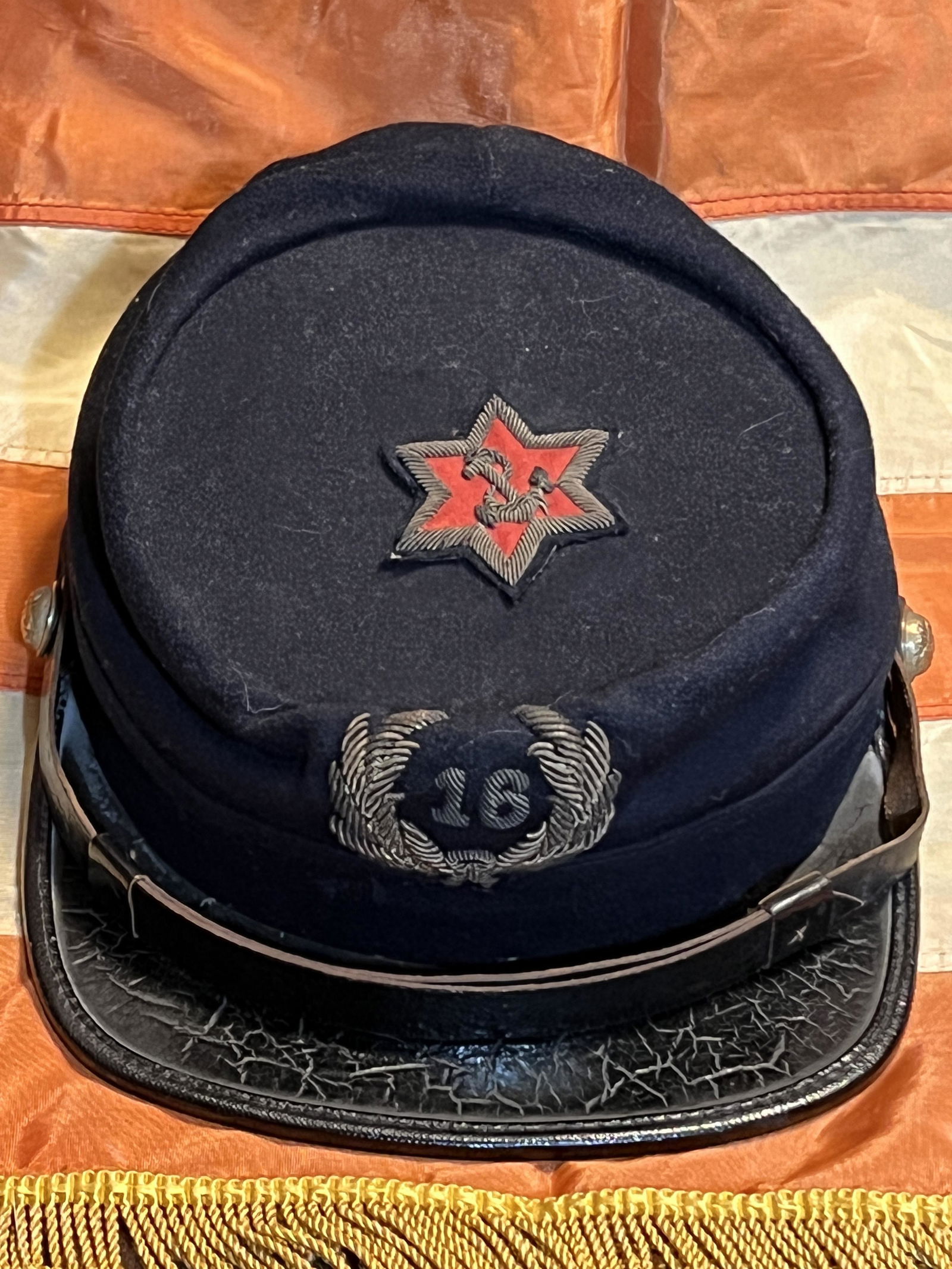 RARE CIVIL WAR UNION CORPS KEPI HAT CAP W/MAKER MARKS: RARE CIVIL WAR UNION CORPS KEPI HAT CAP W/MAKER MARKS. A VERY RARE FIND. THIS KEPI IS IN MINT OVERALL SHAPE AND CONDITION WITH A BEAUTIFUL BATTLE USED PATINA. HAS A GREAT LOOK TO IT WITH AN EXCELLENT