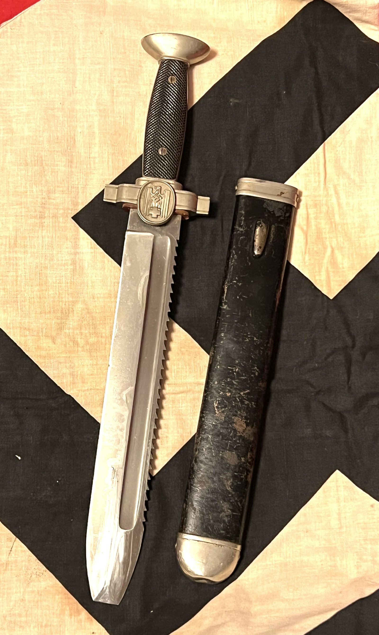 WW2 GERMAN NAZI RAD MEDICAL CORP DAGGER: WW2 GERMAN NAZI RAD MEDICAL CORP DAGGER. A RARE FIND. IT IS COMPLETE AND IN MINT OVERALL SHAPE AND CONDITION WITH A BEATUFIUL OVERALL PATINA. HAS A GREAT LOOK TO IT WITH AN EXCELLENT OVERALL EYE APPEA