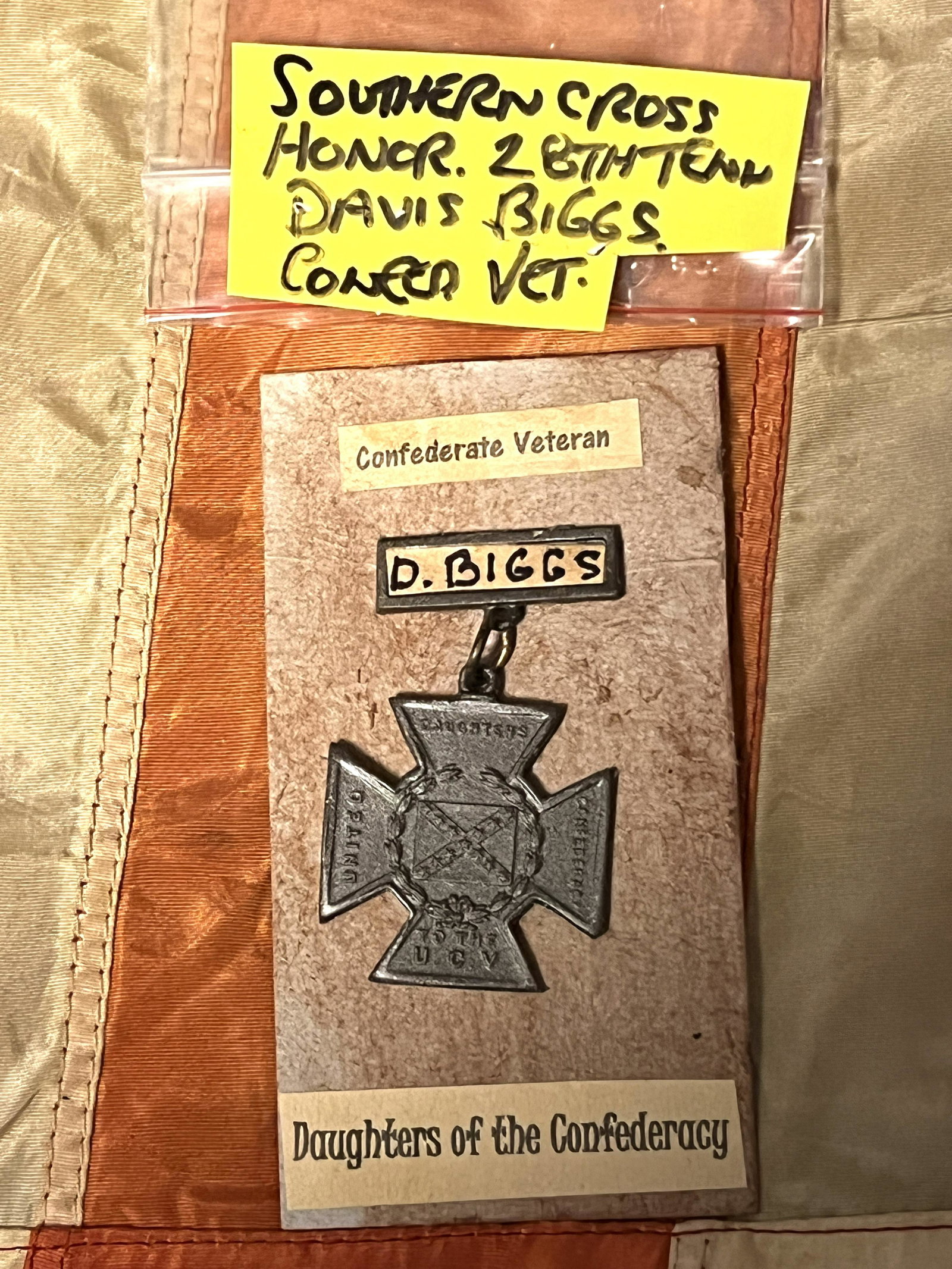 CIVIL WAR DAUGHTERS OF CONFEDERACY 28TH TENN. CROSS MEDAL - ID'D: CIVIL WAR DAUGHTERS OF CONFEDERACY 28TH TENN. CROSS MEDAL. THIS IS A ID'D DAVIS BIGGS CONFEDERATE VETERAN MEDAL. HAS A GREAT LOOK TO IT WITH AN EXCELLENT OVERALL EYE APPEAL. PLEASE VIEW ALL DETAILED P