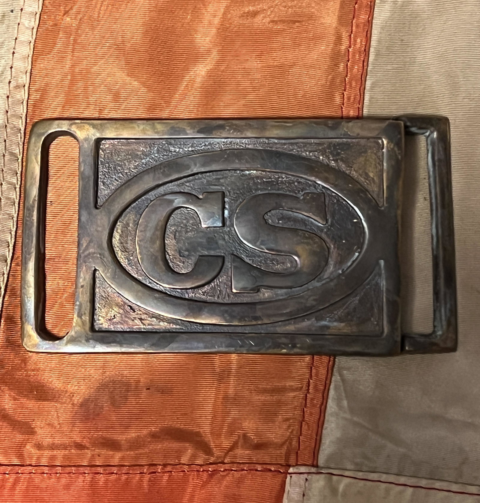 RARE CIVIL WAR C.S. CONFEDERATE STATES BELT BUCKLE: RARE CIVIL WAR C.S. CONFEDERATE STATES BELT BUCKLE. A RARE FIND. IT IS IN MINT OVERALL SHAPE AND CONDITION WITH A BEAUTIFUL OVERALL PATINA. HAS A GREAT LOOK TO IT WITH AN EXCELLENT OVERALL EYE APPEAL.