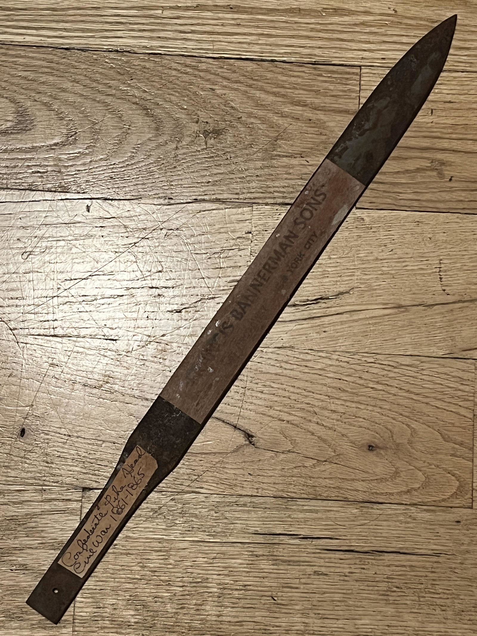 BANNERMAN'S CIVIL WAR CONFEDERATE PIKE HEAD: BANNERMAN'S CIVIL WAR CONFEDERATE PIKE HEAD. HAS THE OLD BANNERMAN'S SIGN ON THE BLADE. IT IS IN MINT OVERALL SHAPE AND CONDITION WITH A BEAUTIFUL OVERALL PATINA. A GREAT FIND AND AN EXCELLENT ADDITIO