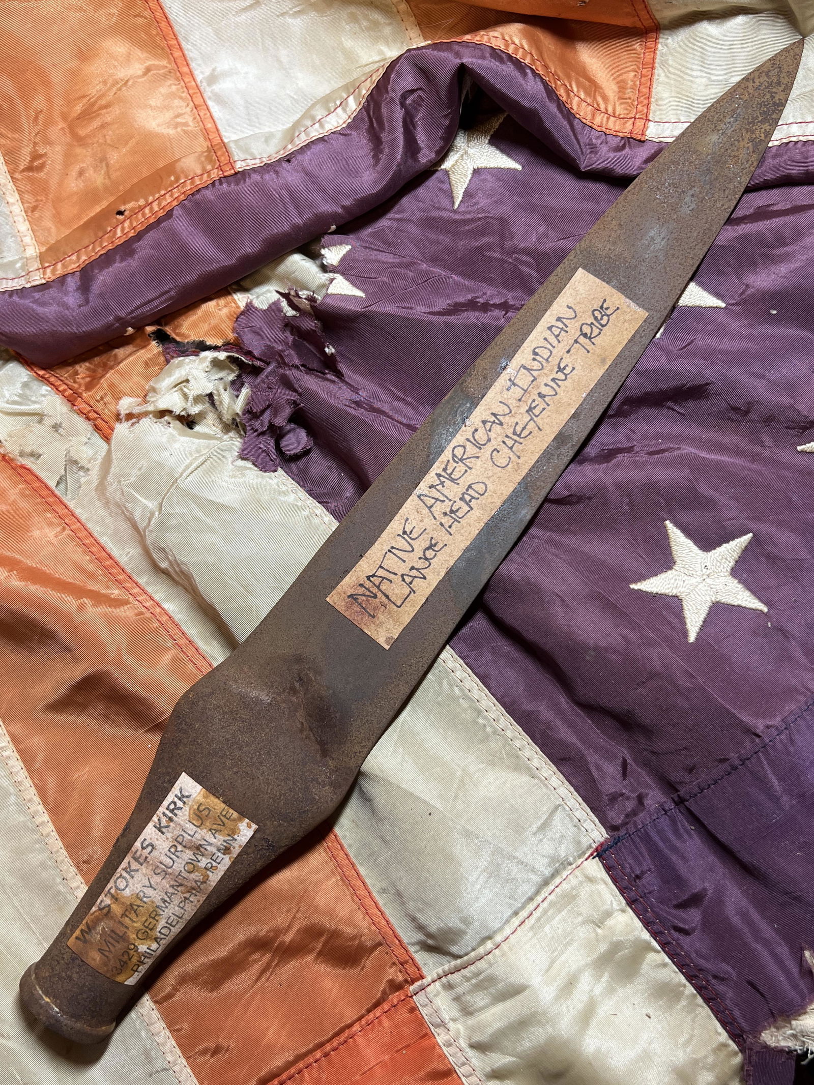 ANTIQUE NATIVE AMERICAN INDIAN LANCE HEAD CHEYENNE TRIBE: ANTIQUE NATIVE AMERICAN INDIAN LANCE HEAD CHEYENNE TRIBE. A RARE FIND. IT IS IN MINT OVERALL SHAPE AND CONDITION WITH A BEAUTIFUL OVERALL PATINA. PLEASE VIEW ALL DETAILED PICTURES. A GREAT FIND AND AN