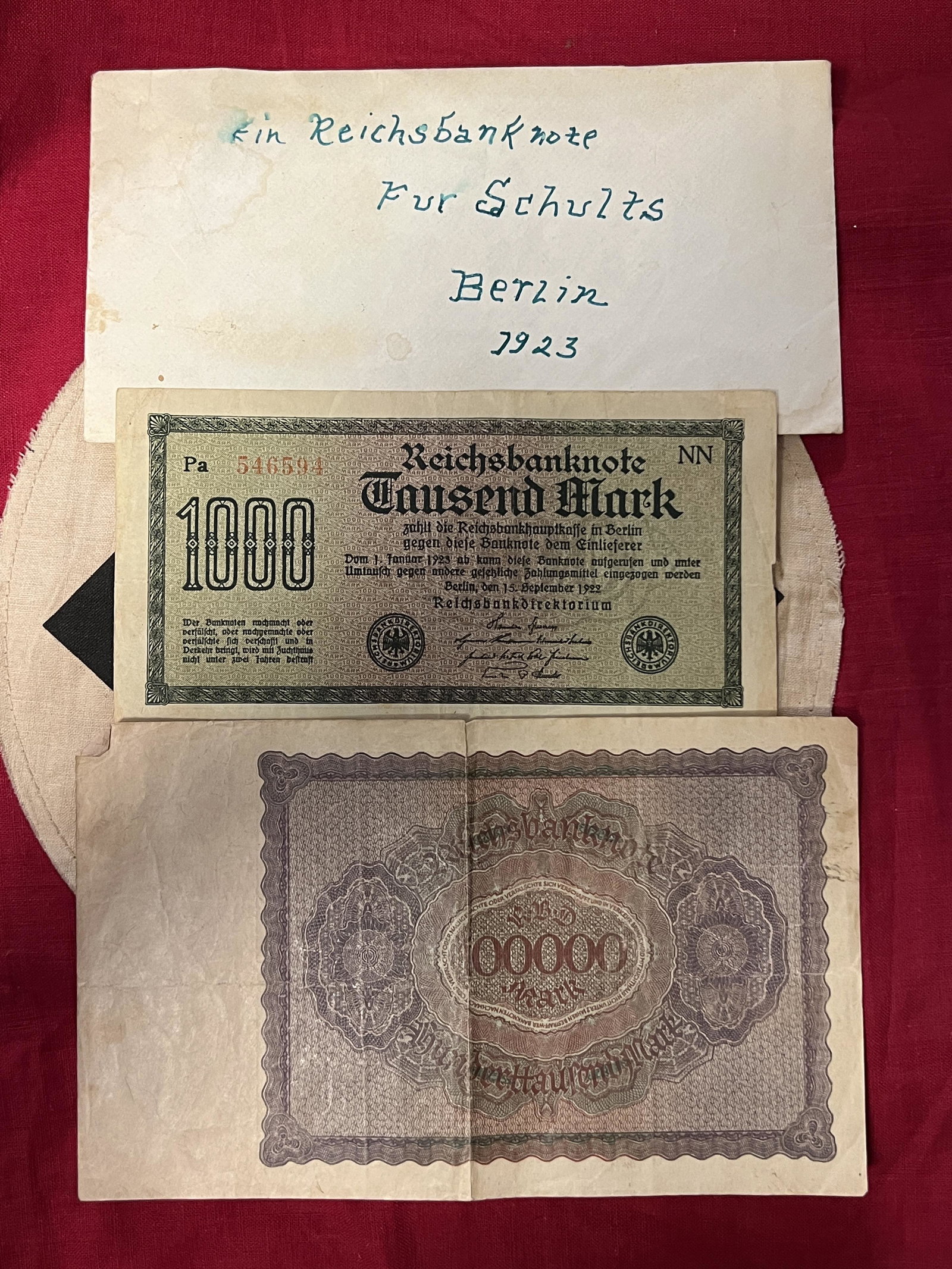 WW2 GERMAN BANK NOTES CURRENCY IN AN ENVELOPE: WW2 GERMAN BANK NOTES CURRENCY IN AN ENVELOPE. A RARE FIND. IT IS IN MINT OVERALL SHAPE AND CONDITION WITH A BEAUTIFUL OVERALL PATINA. HAS A GREAT LOOK TO IT WITH AN EXCELLENT OVERALL EYE APPEAL. A GR