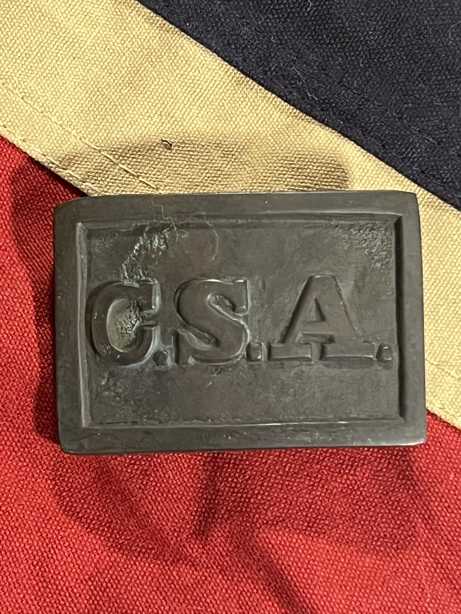 RARE CIVIL WAR CONFEDERATE CSA BELT BUCKLE: RARE CIVIL WAR CONFEDERATE CSA BELT BUCKLE. A RAR FIND. IT IS IN MINT OVERALL SHAPE AND CONDITION WITH A BEAUTIFUL OVERALL PATINA. HAS A GREAT LOOK TO IT WITH AN EXCELLENT OVERALL EYE APPEAL. PLEASE V