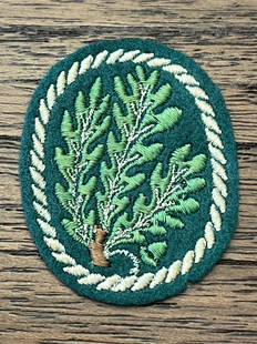 WW2 GERMAN HEER JAGER EMBROIFERED SLEEVE PATCH: WW2 GERMAN HEER JAGER EMBROIFERED SLEEVE PATCH. WAS BROUGHT BACK HOME BY A VET. IT IS IN MINT OVERALL SHAPE AND CONDITION WITH A BEAUTIFUL OVERALL PATINA. A GREAT FIND AND AN EXCELLENT ADDITION TO