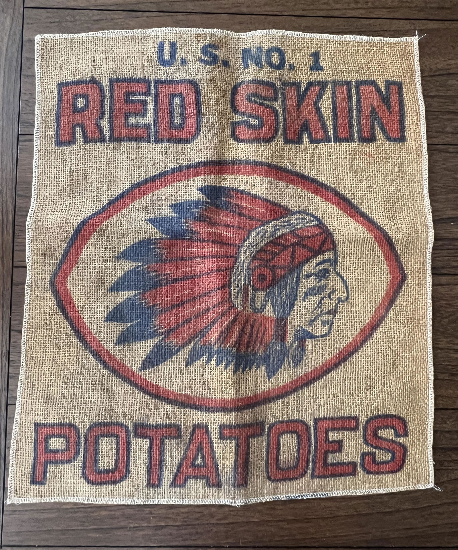 EARLY U.S. NO 1 RED SKIN POTATOES SACK BAG: EARLY U.S. NO 1 RED SKIN POTATOES SACK BAG. A RARE FIND. IT IS IN MINT OVERALL SHAPE AND CONDITION WITH A BEAUTIFUL OVERALL PATINA. A GREAT FIND AND AN EXCELLENT ADDITION TO YOUR COLLECTION.