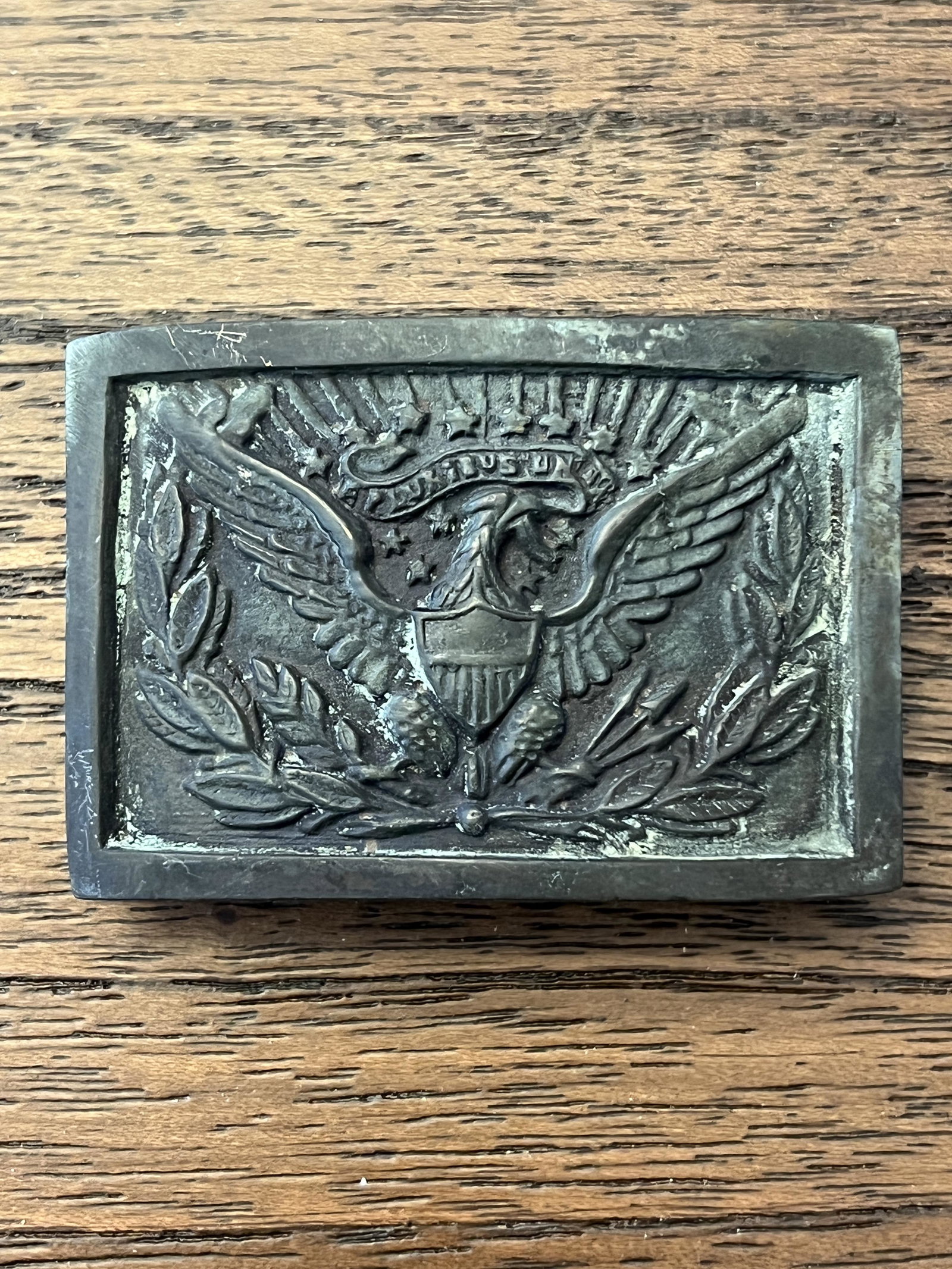 M1858 CIVIL WAR US OFFICER BELT BUCKLE W/MAKER TAG: M1858 CIVIL WAR US OFFICER BELT BUCKLE W/MAKER TAG. A RARE FIND. IT IS IN MINT OVERALL SHAPE AND CONDITION WITH A BEAUTIFUL OVERALL PATINA. HAS A GREAT LOOK TO IT WITH AN EXCELLENT OVERALL EYE APPEAL.