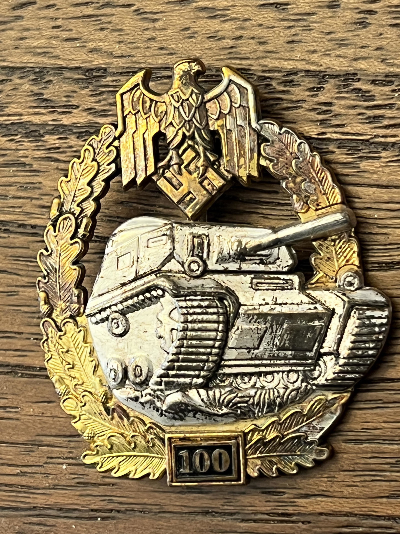 RARE WW2 GERMAN PANZER 100 ENGAGEMENTS TANK BADGE JFS MAKER MARKED: RARE WW2 GERMAN PANZER 100 ENGAGEMENTS TANK BADGE JFS MAKER MARKED. A RARE FIND. IT IS IN MINT OVERALL SHAPE AND CONDITION WITH A BEAUTIFUL OVERALL PATINA. HAS A GREAT LOOK TO IT WITH AN EXCELLENT OVE