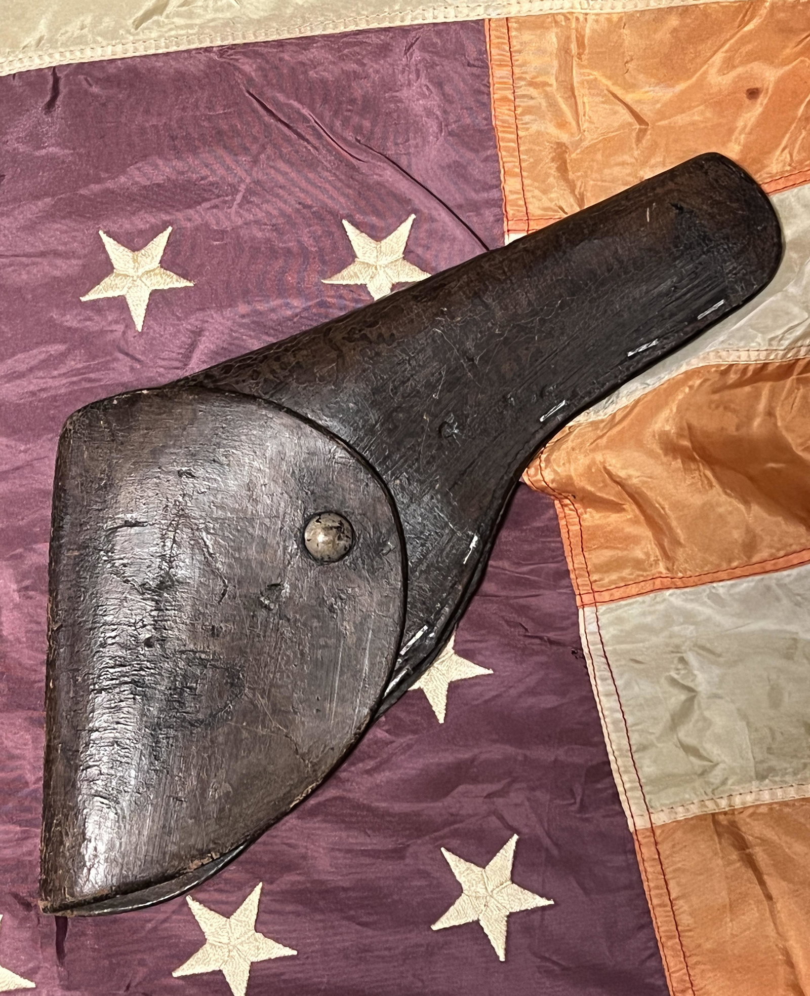 RARE CIVIL WAR CONFEDERATE U.S. MARKED HOLSTER: RARE CIVIL WAR CONFEDERATE U.S. MARKED HOLSTER. IN MINT OVERALL SHAPE AND CONDITION WITH A BEAUTIFUL OVERALL PATINA. SHOWS GOOD WEAR AND USE. PLEASE VIEW ALL DETAILED PICTURES. A GREAT FIND AND AN EXC